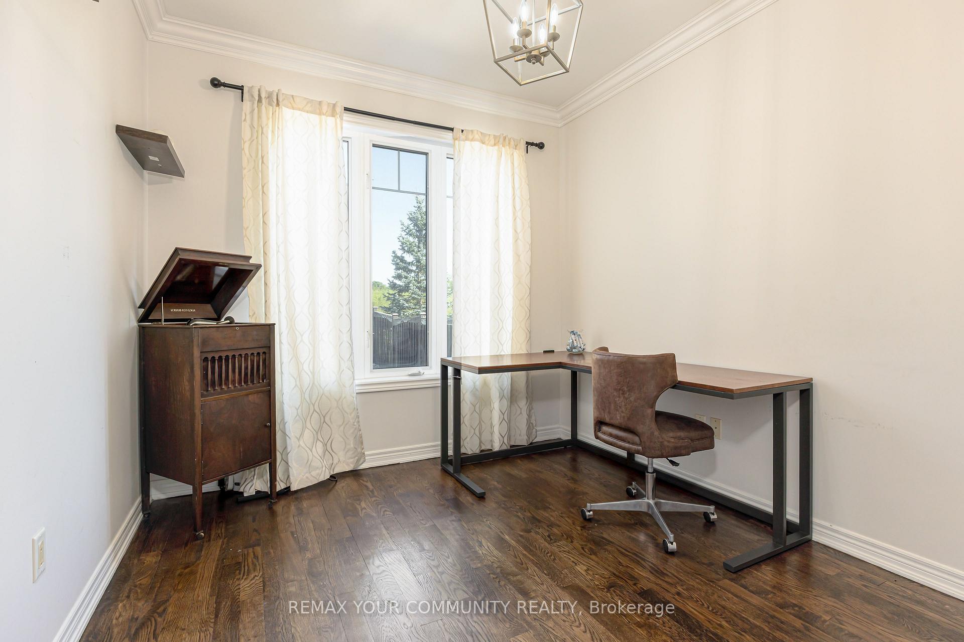 Photo 17 of 47 Vandervoort Drive, Richmond Hill, Jefferson — HOMEH