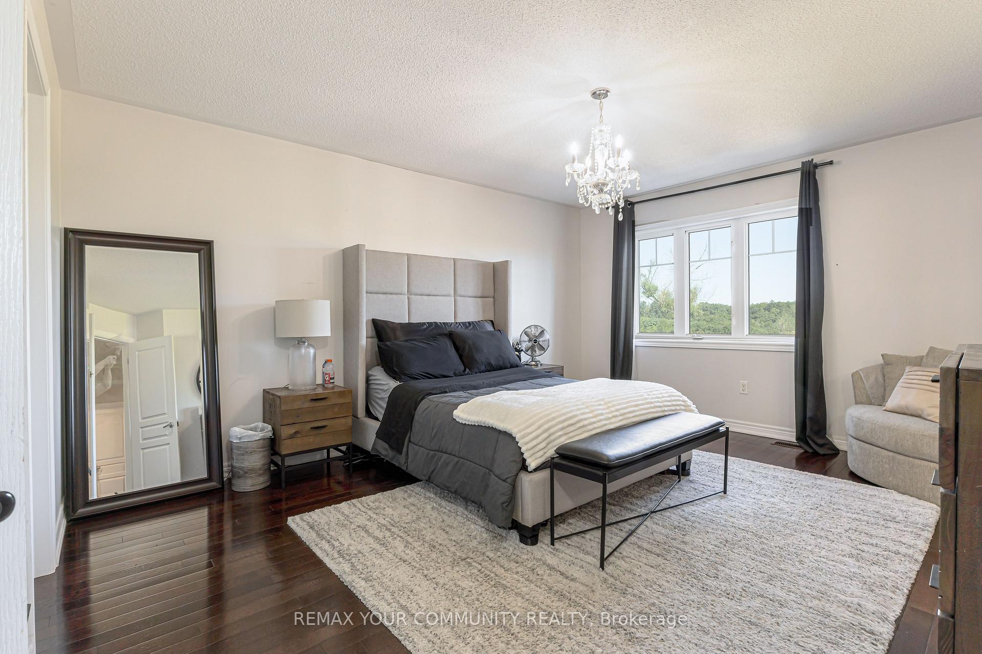 Photo 18 of 47 Vandervoort Drive, Richmond Hill, Jefferson — HOMEH