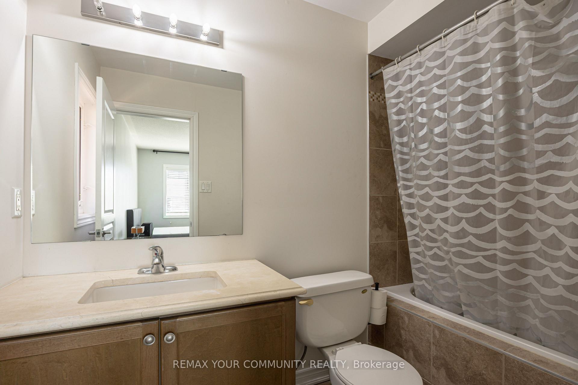 Photo 23 of 47 Vandervoort Drive, Richmond Hill, Jefferson — HOMEH