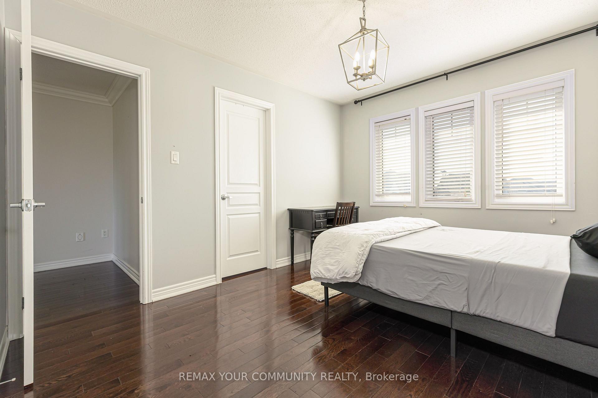 Photo 24 of 47 Vandervoort Drive, Richmond Hill, Jefferson — HOMEH