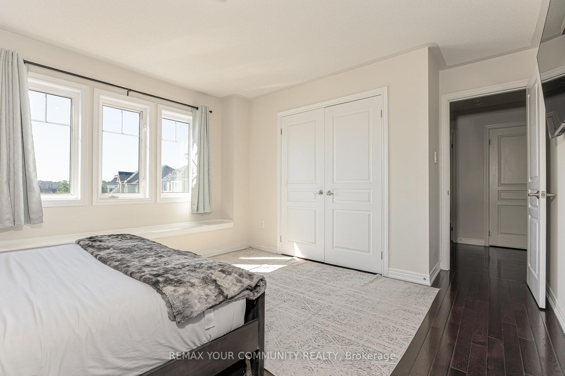 Photo 27 of 47 Vandervoort Drive, Richmond Hill, Jefferson — HOMEH