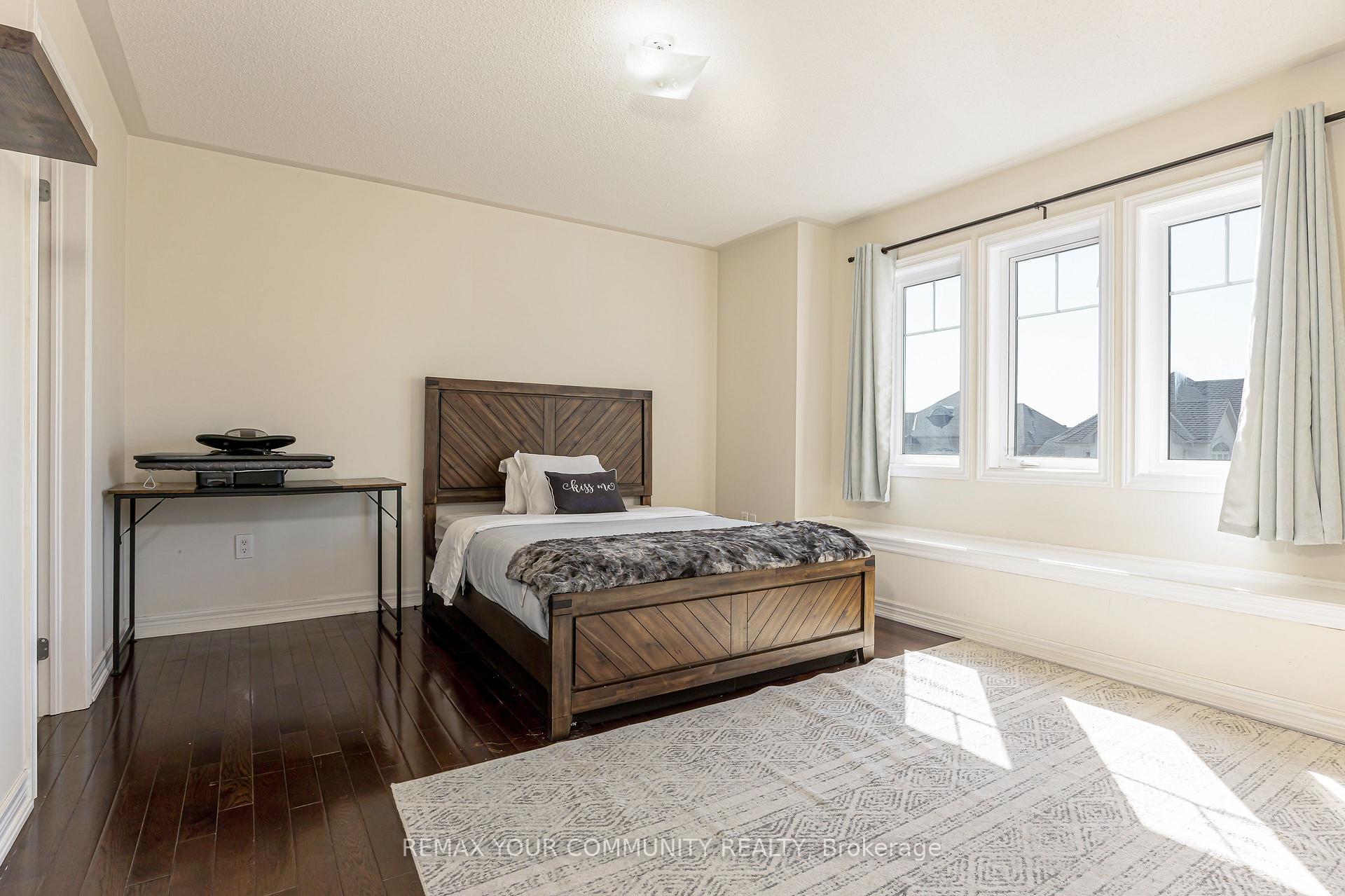 Photo 29 of 47 Vandervoort Drive, Richmond Hill, Jefferson — HOMEH