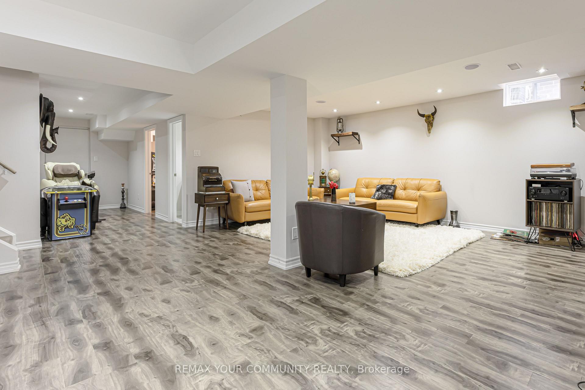 Photo 35 of 47 Vandervoort Drive, Richmond Hill, Jefferson — HOMEH
