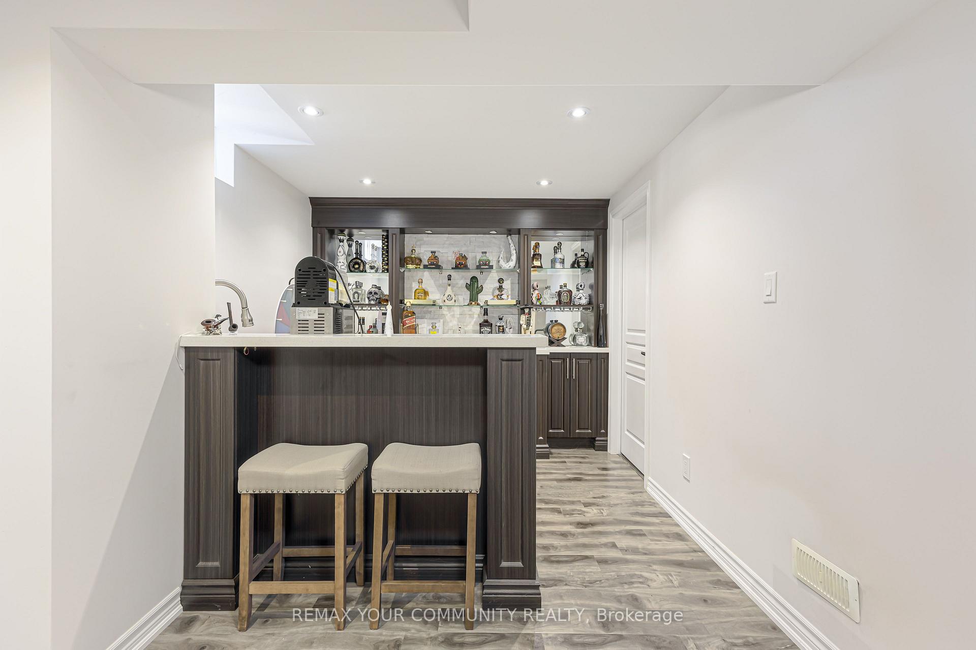 Photo 36 of 47 Vandervoort Drive, Richmond Hill, Jefferson — HOMEH