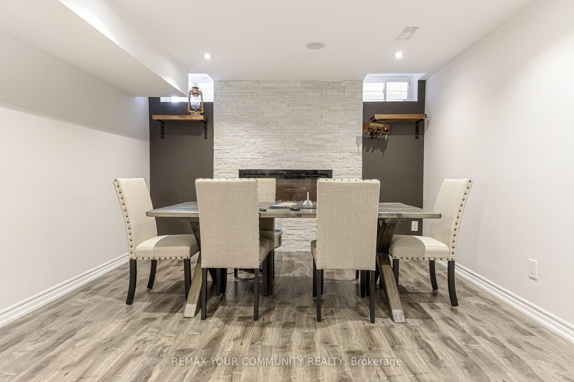 Photo 37 of 47 Vandervoort Drive, Richmond Hill, Jefferson — HOMEH