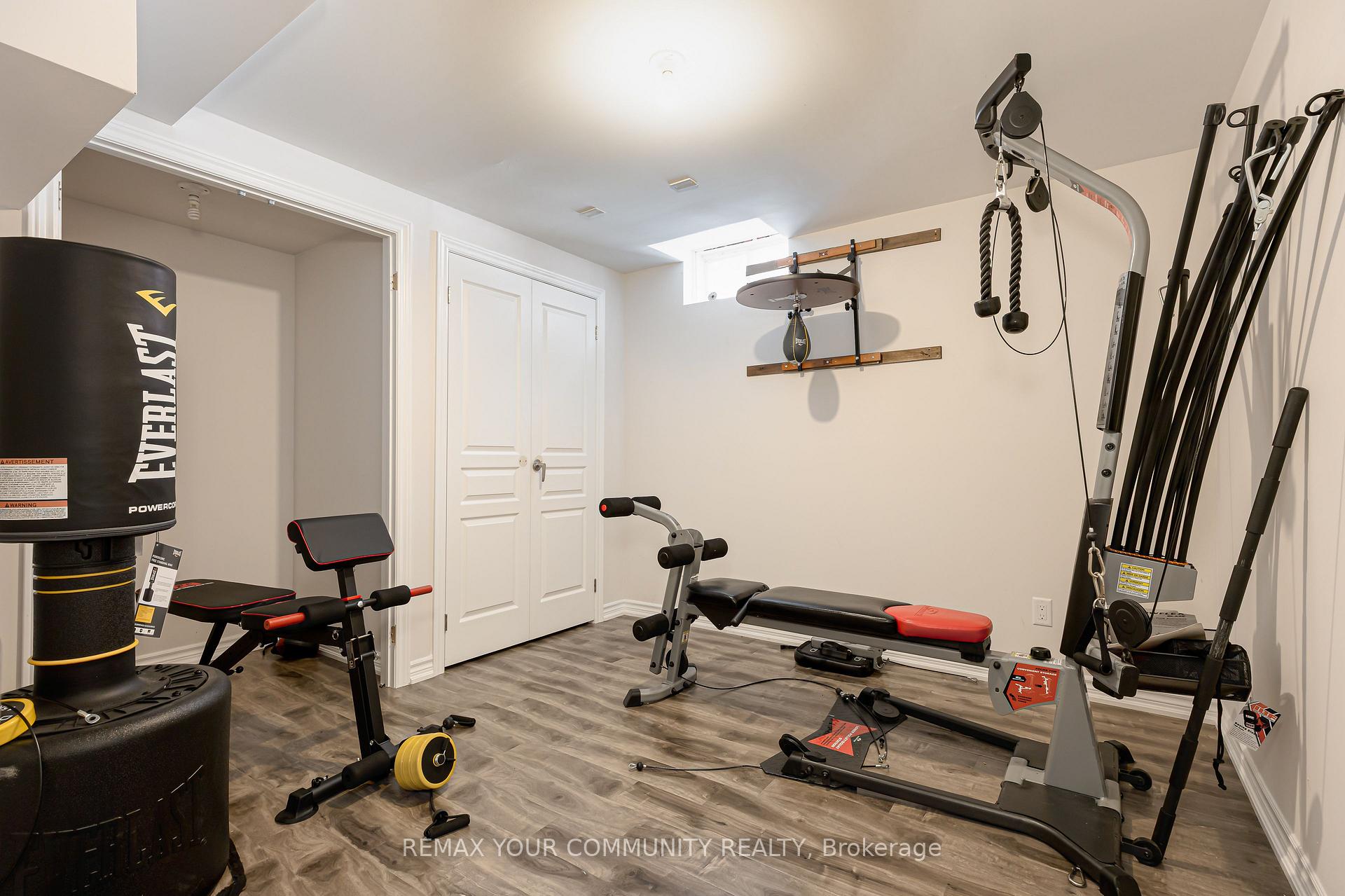 Photo 40 of 47 Vandervoort Drive, Richmond Hill, Jefferson — HOMEH