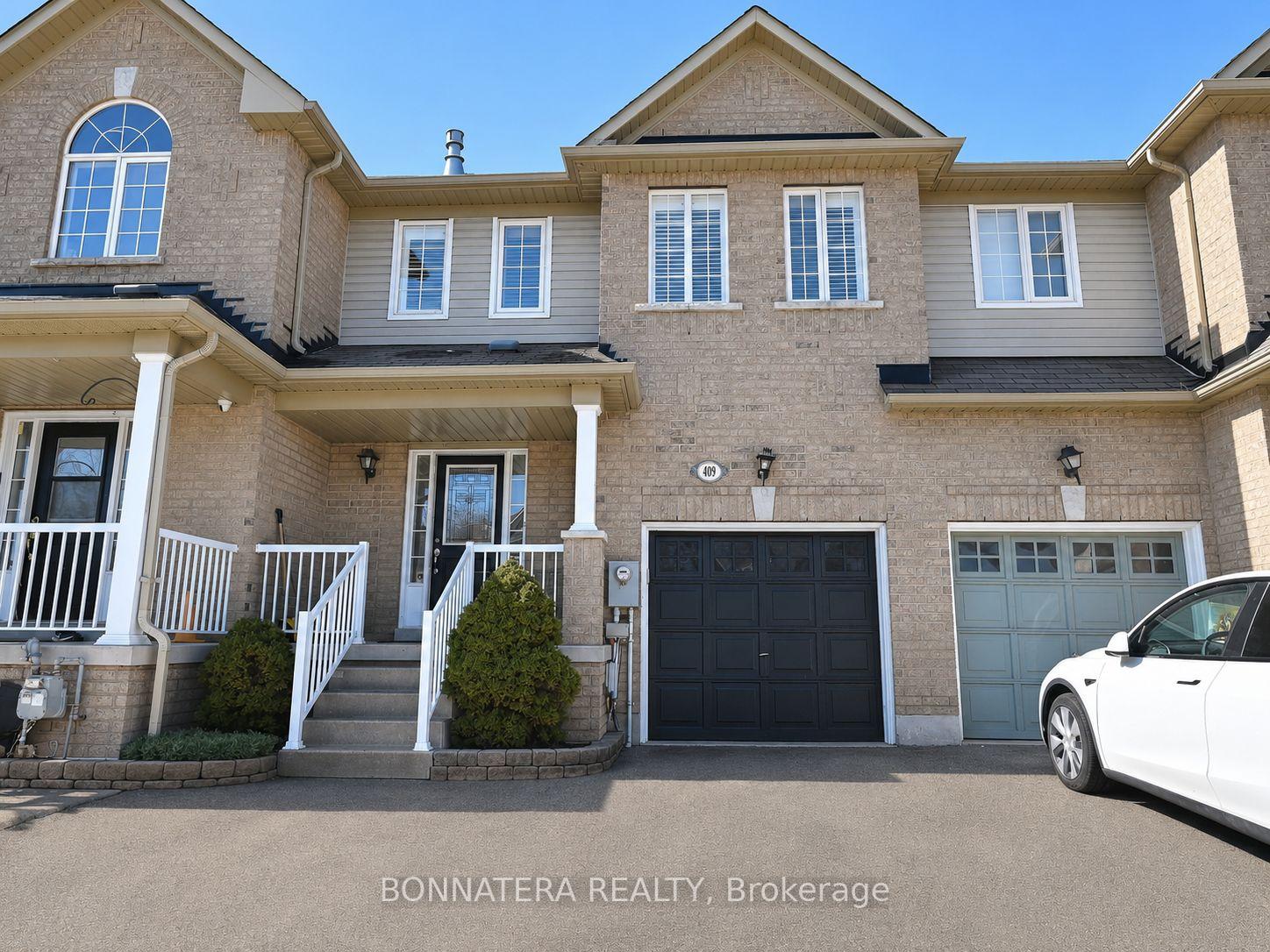 Photo 1 of 409 Hobbs Crescent, Milton, Clarke — HOMEH