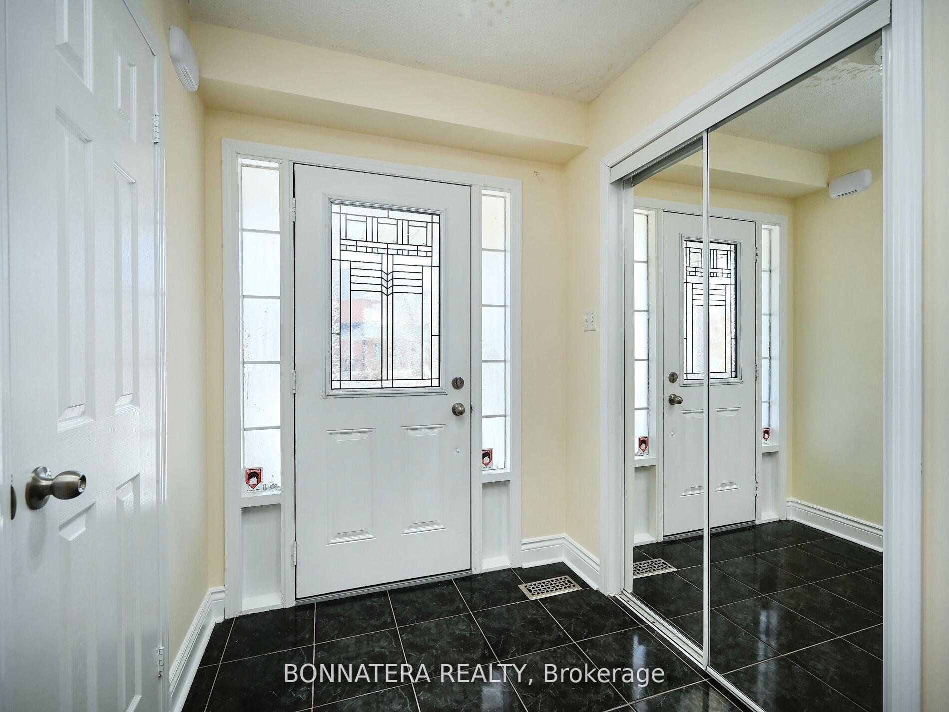 Photo 4 of 409 Hobbs Crescent, Milton, Clarke — HOMEH