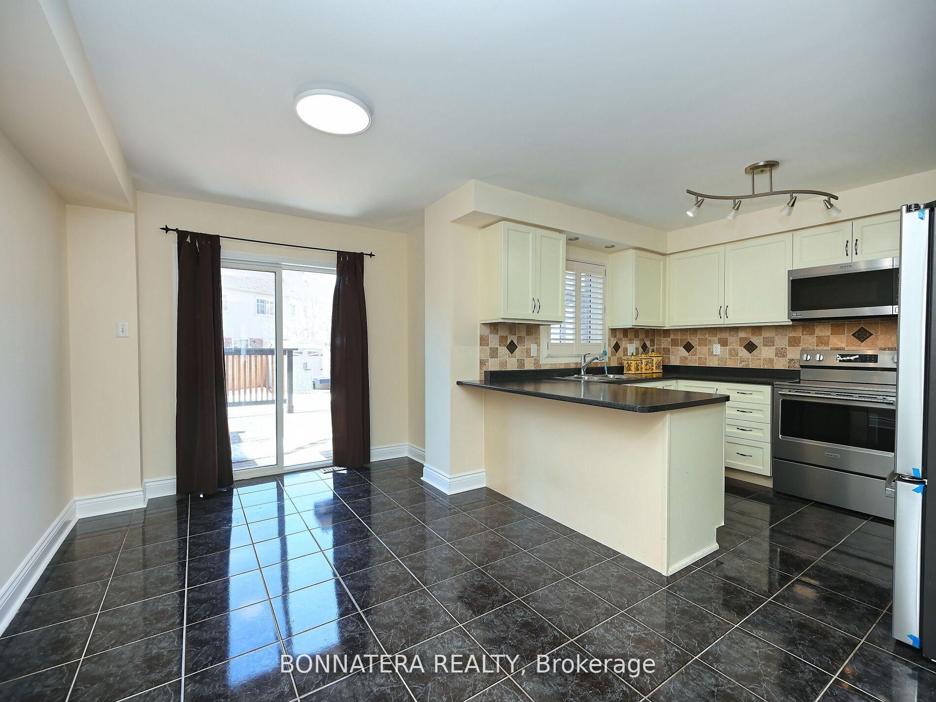 Photo 11 of 409 Hobbs Crescent, Milton, Clarke — HOMEH