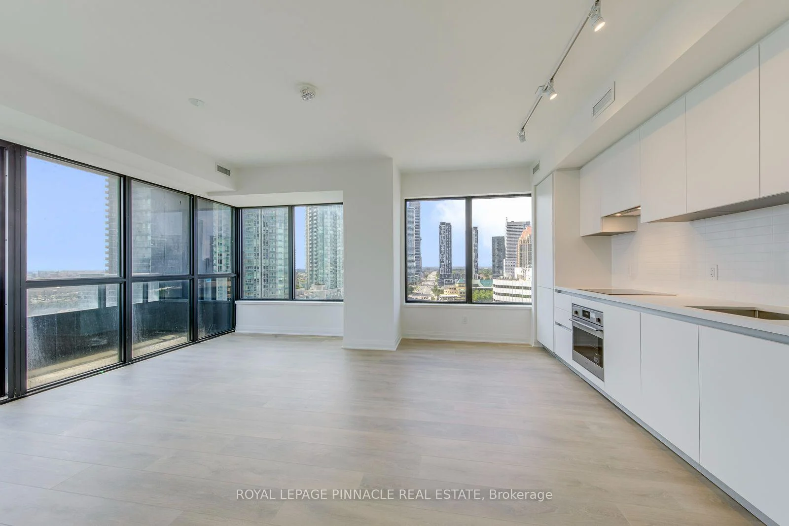 Photo 17 of Unit 1504, 4015 The Exchange Road, Mississauga, City Centre — HOMEH
