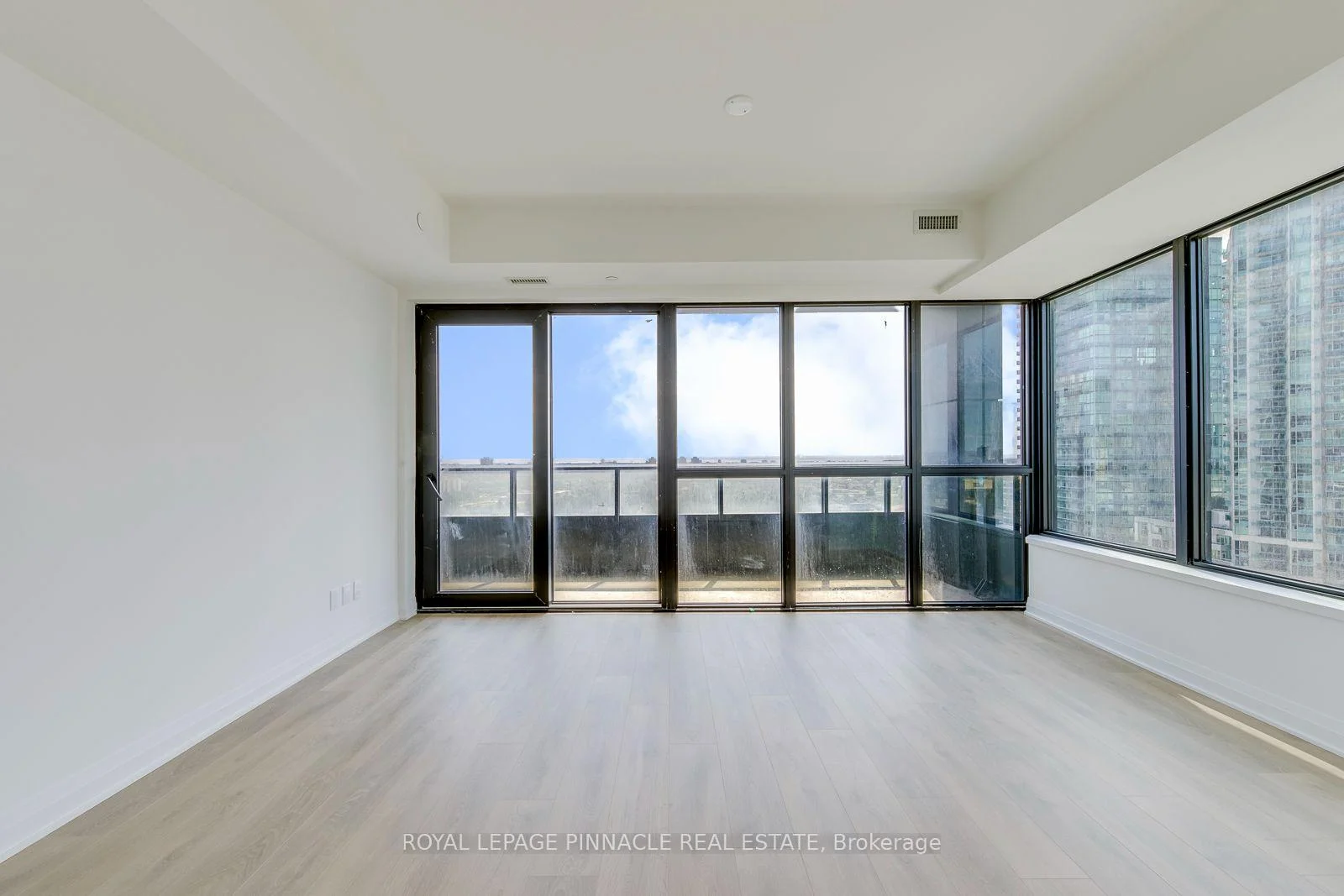 Photo 20 of Unit 1504, 4015 The Exchange Road, Mississauga, City Centre — HOMEH