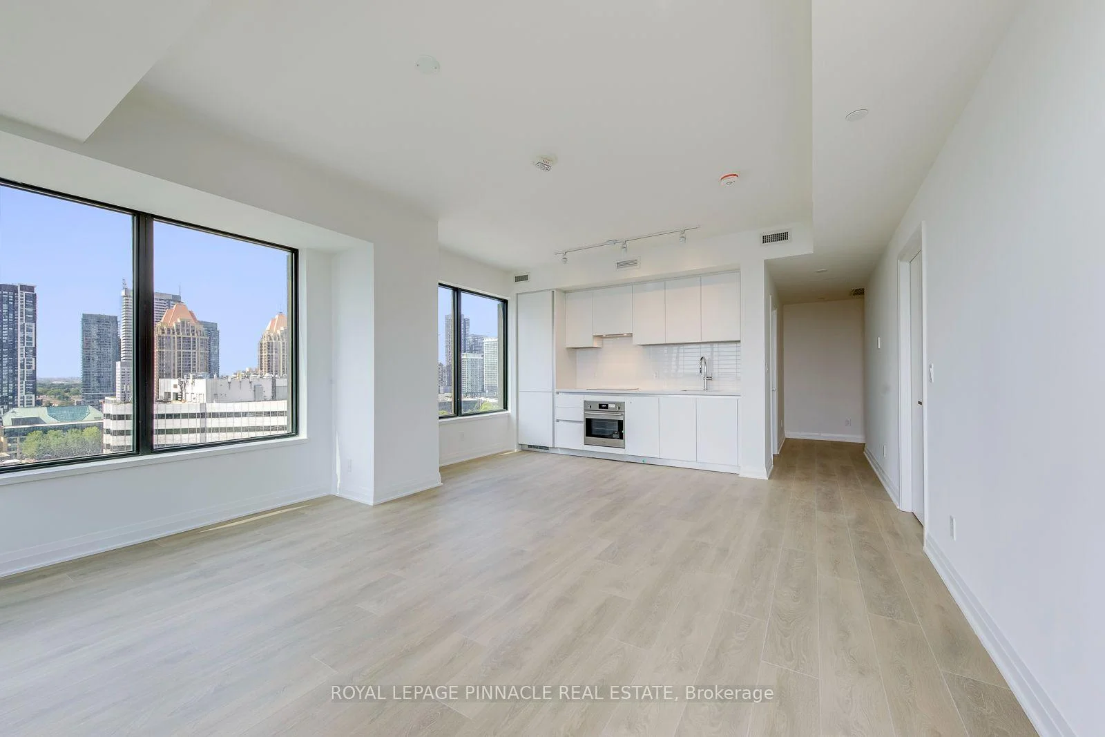 Photo 21 of Unit 1504, 4015 The Exchange Road, Mississauga, City Centre — HOMEH