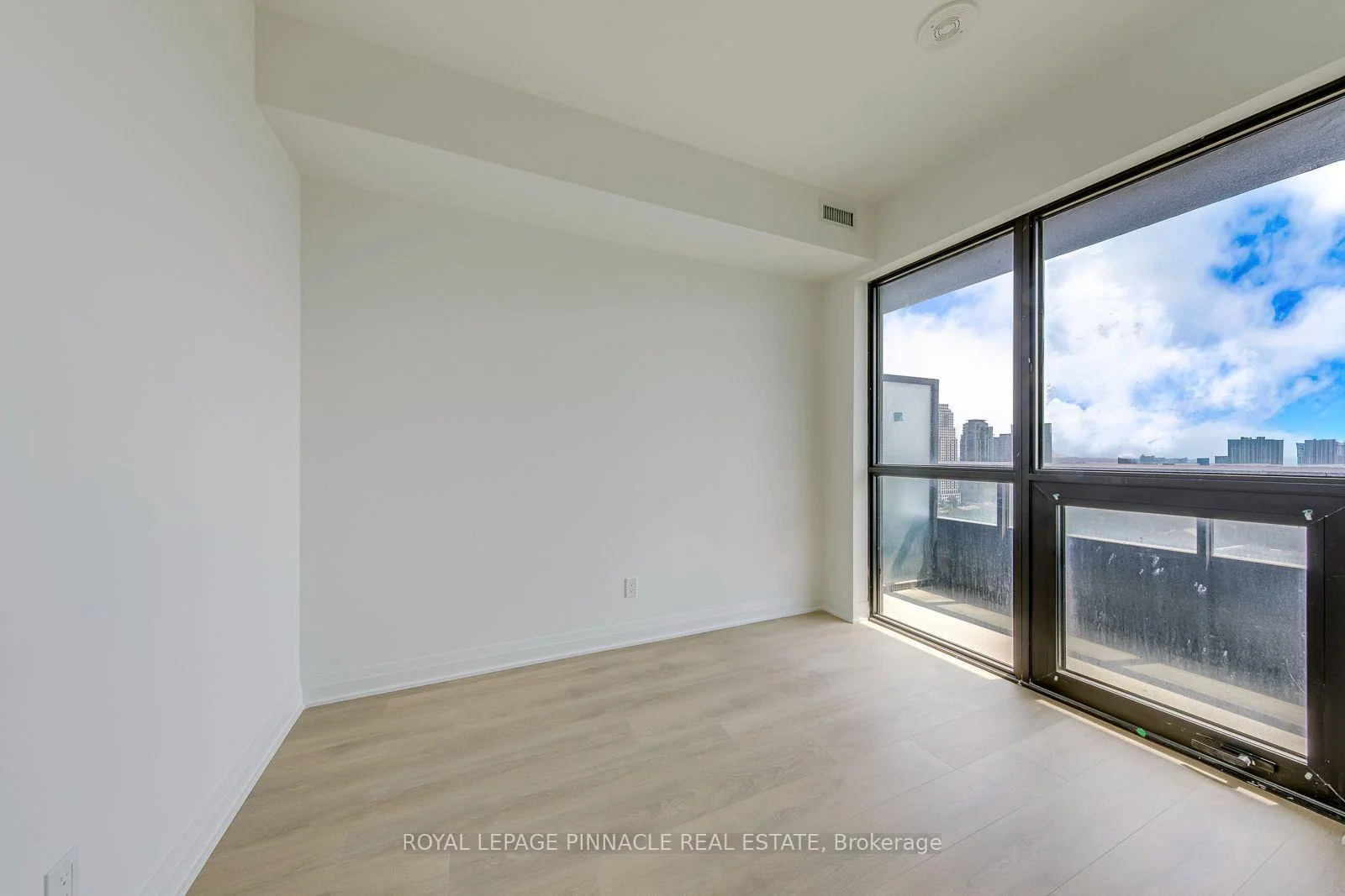 Photo 30 of Unit 1504, 4015 The Exchange Road, Mississauga, City Centre — HOMEH