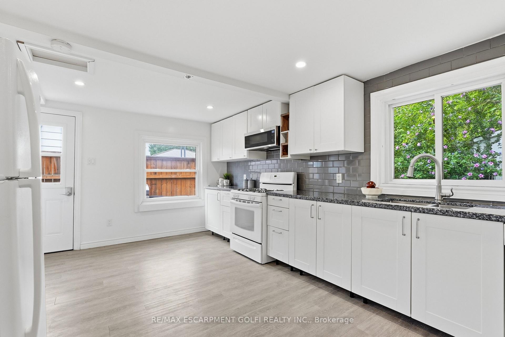 Photo 9 of 88 East 19th Street, Hamilton, Inch Park — HOMEH