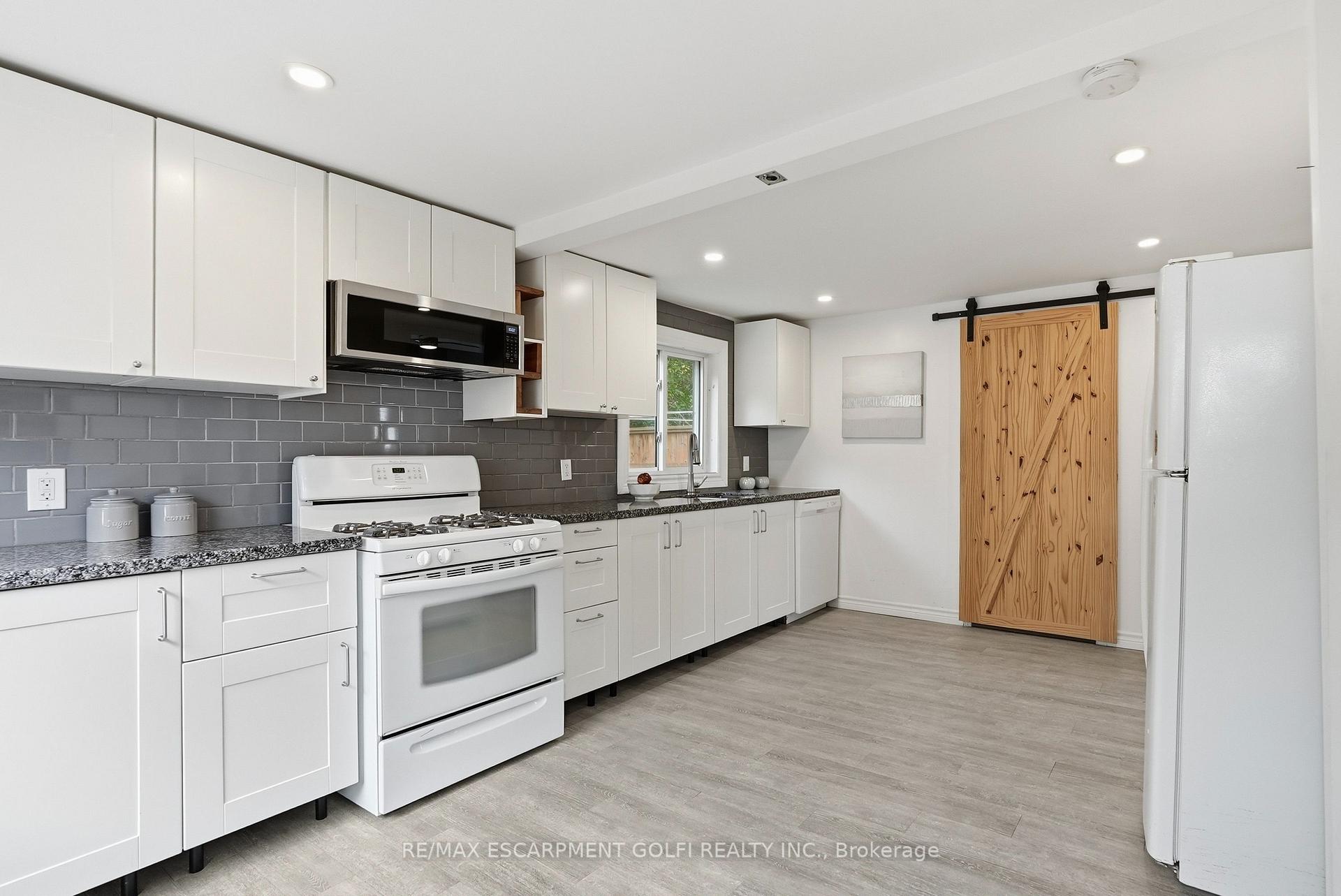 Photo 12 of 88 East 19th Street, Hamilton, Inch Park — HOMEH