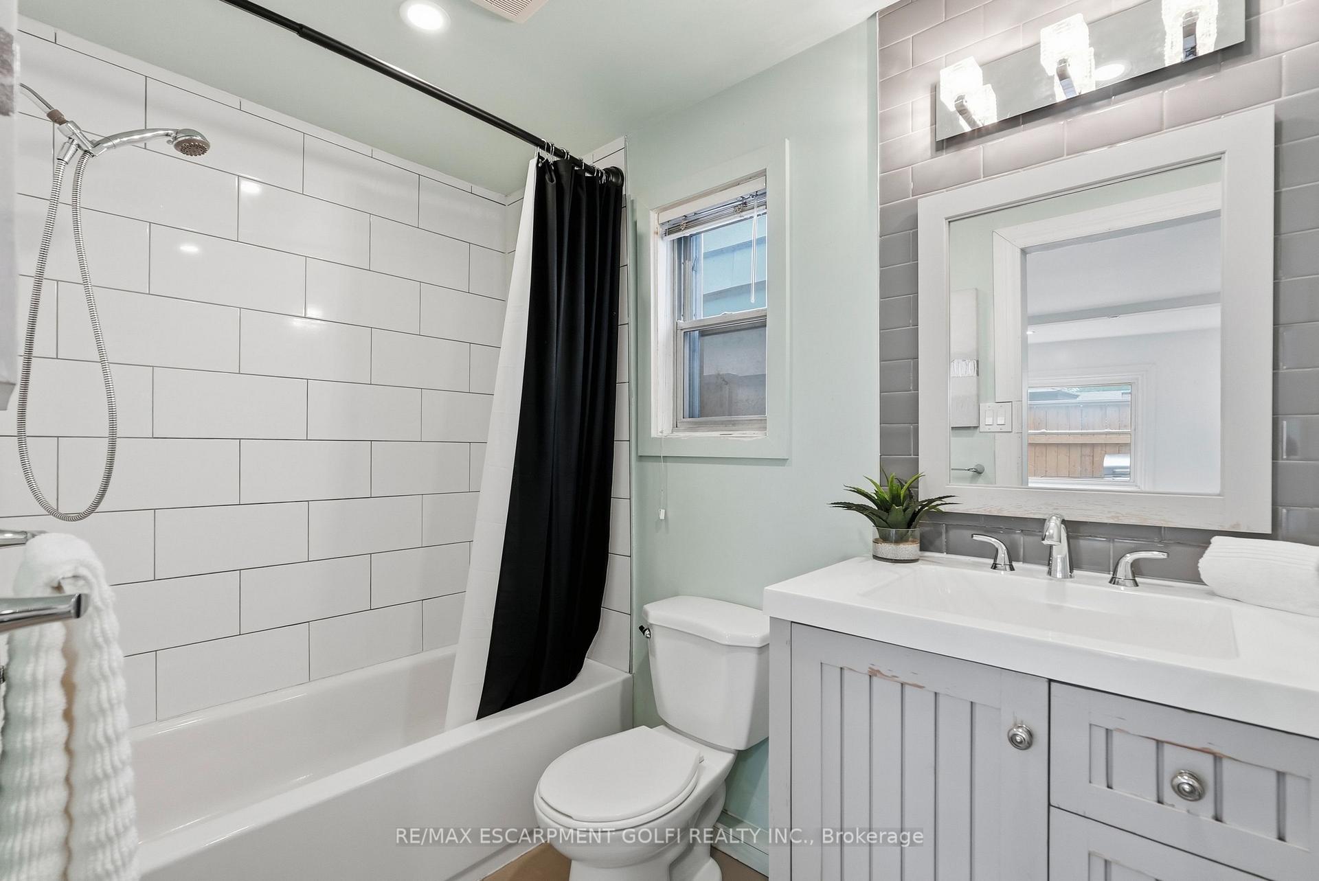 Photo 13 of 88 East 19th Street, Hamilton, Inch Park — HOMEH