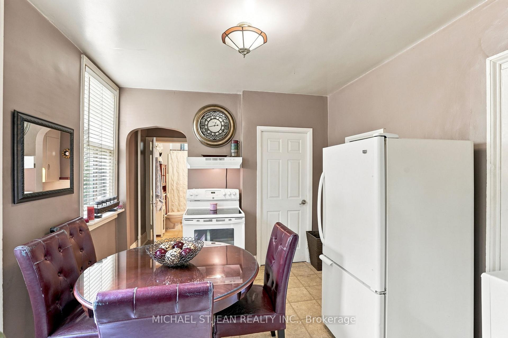 Photo 15 of 132 Emerald Street S, Hamilton, Stinson — HOMEH