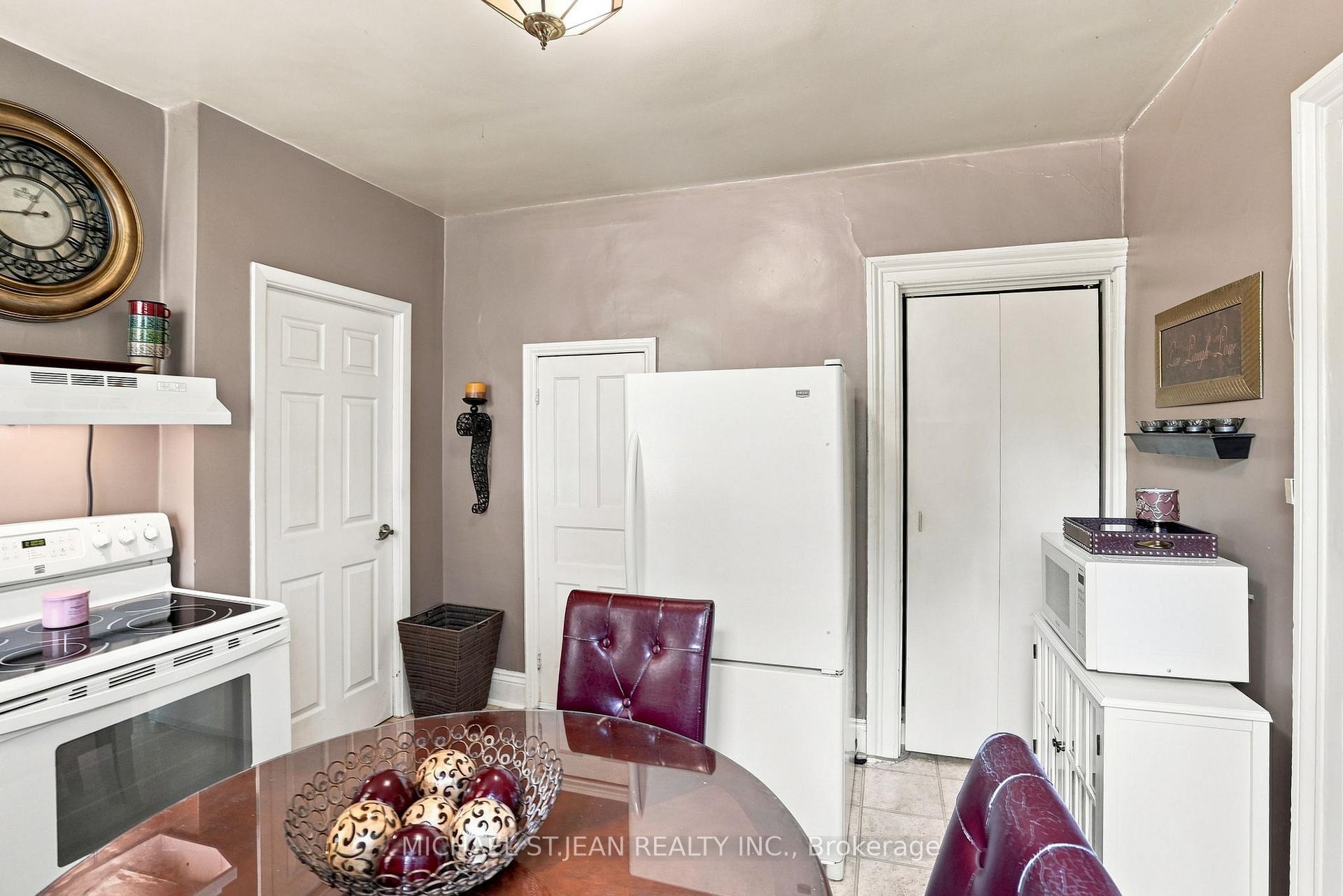 Photo 16 of 132 Emerald Street S, Hamilton, Stinson — HOMEH