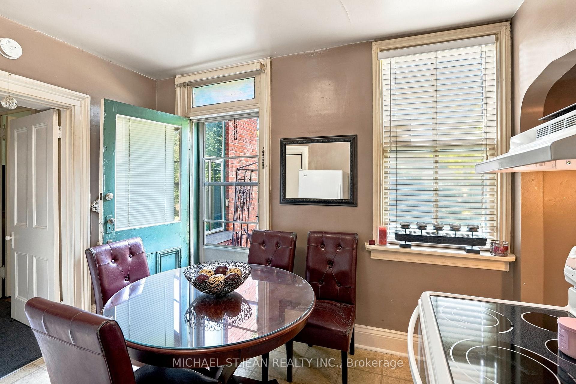 Photo 17 of 132 Emerald Street S, Hamilton, Stinson — HOMEH