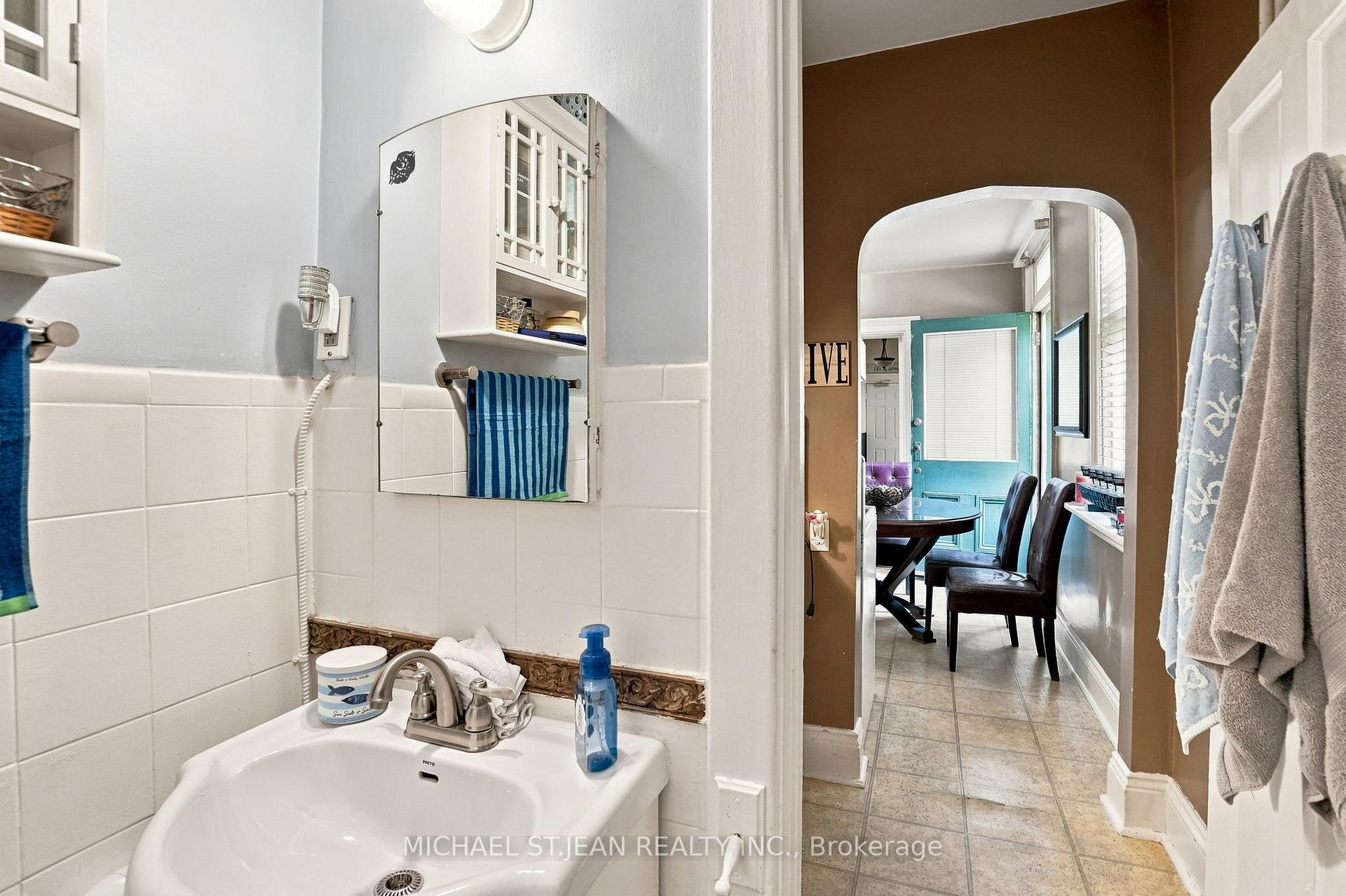 Photo 21 of 132 Emerald Street S, Hamilton, Stinson — HOMEH