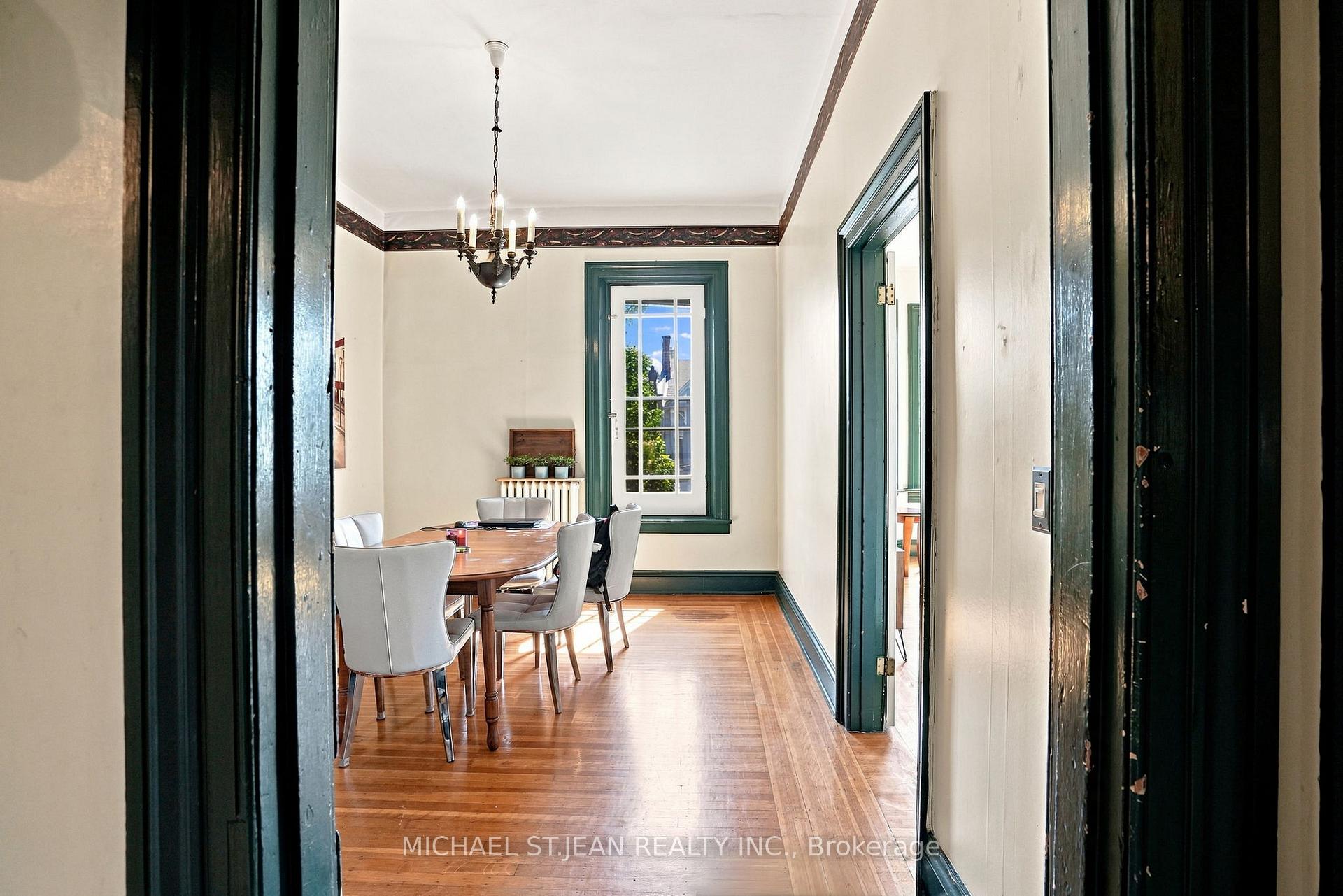 Photo 24 of 132 Emerald Street S, Hamilton, Stinson — HOMEH