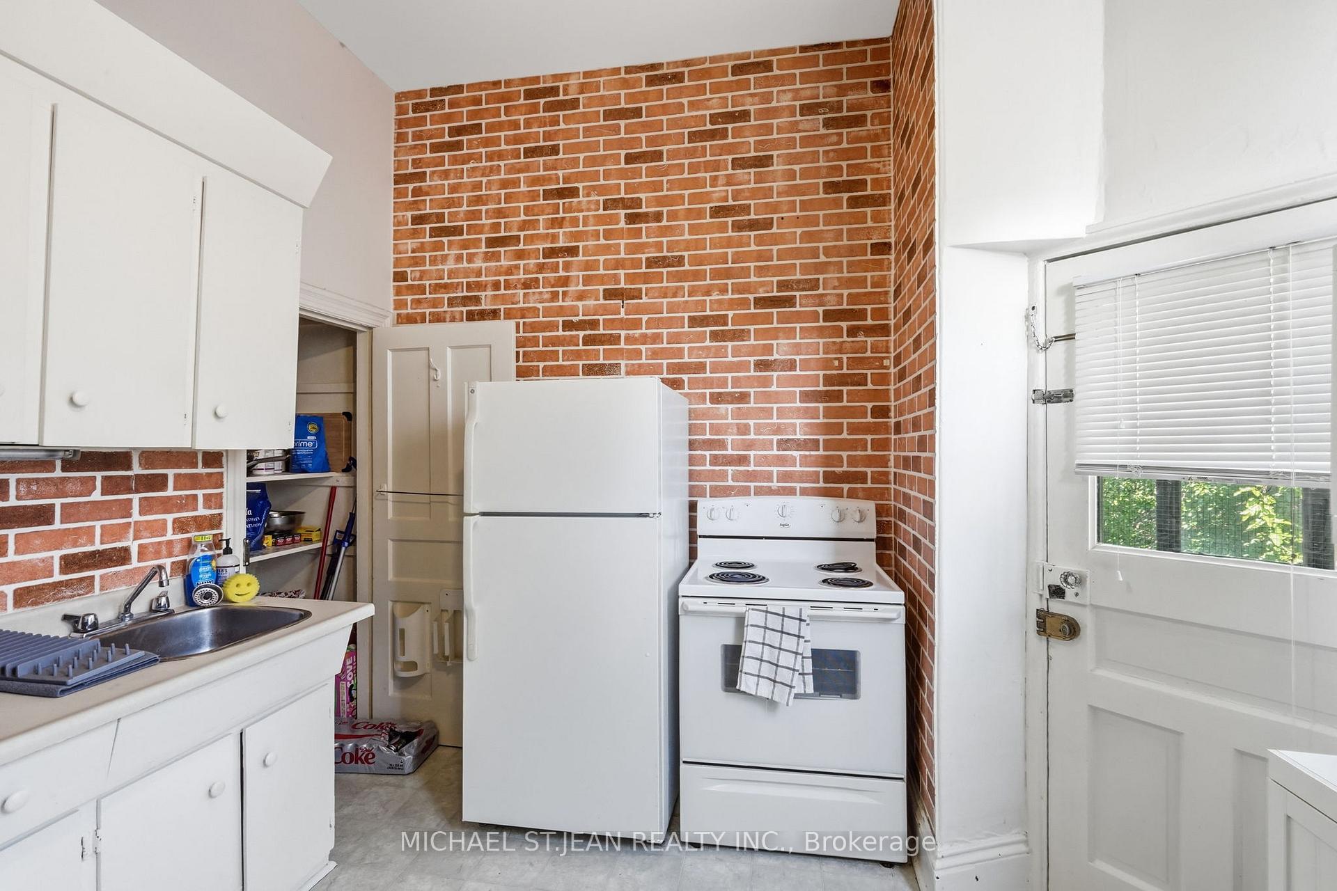 Photo 29 of 132 Emerald Street S, Hamilton, Stinson — HOMEH