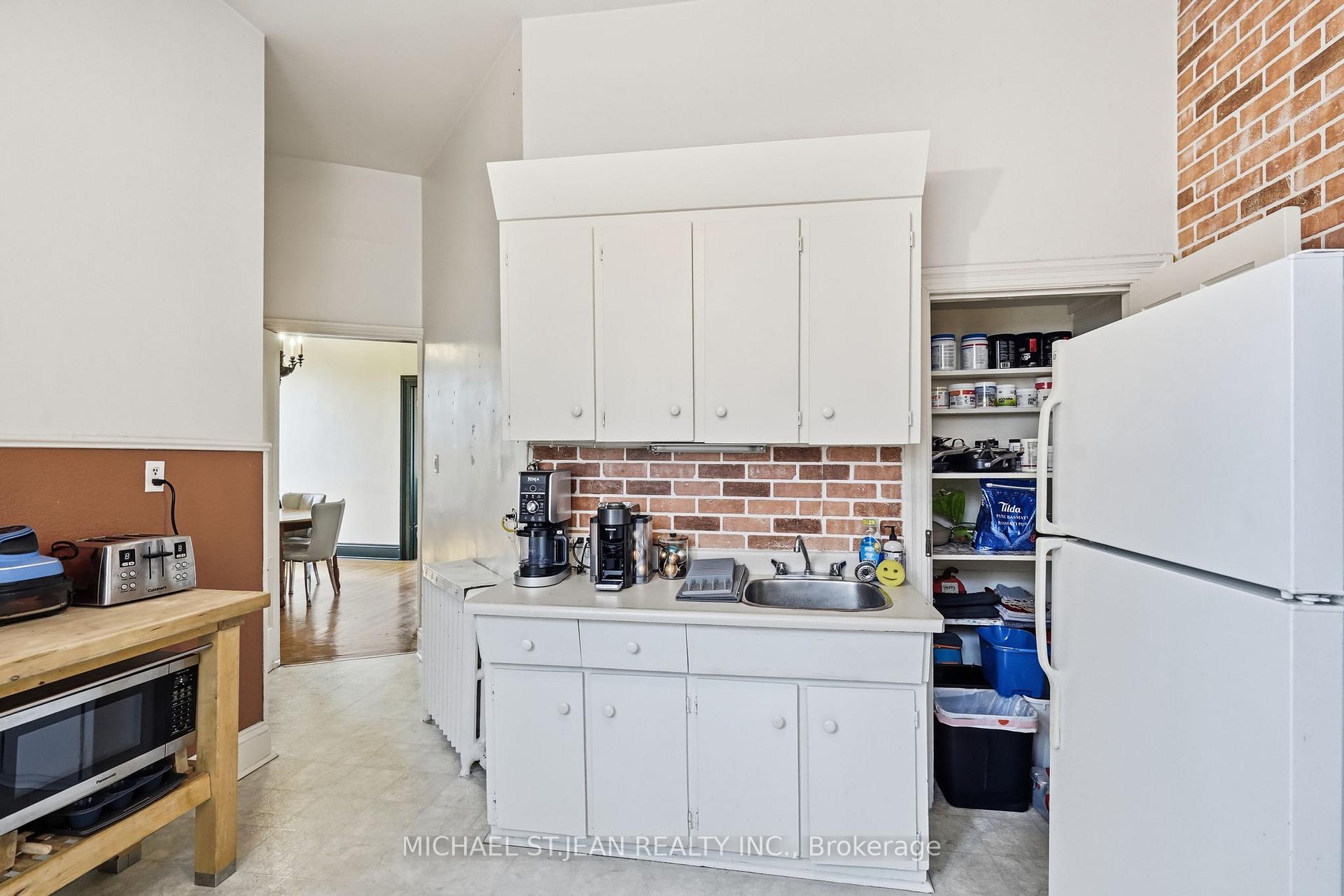 Photo 30 of 132 Emerald Street S, Hamilton, Stinson — HOMEH