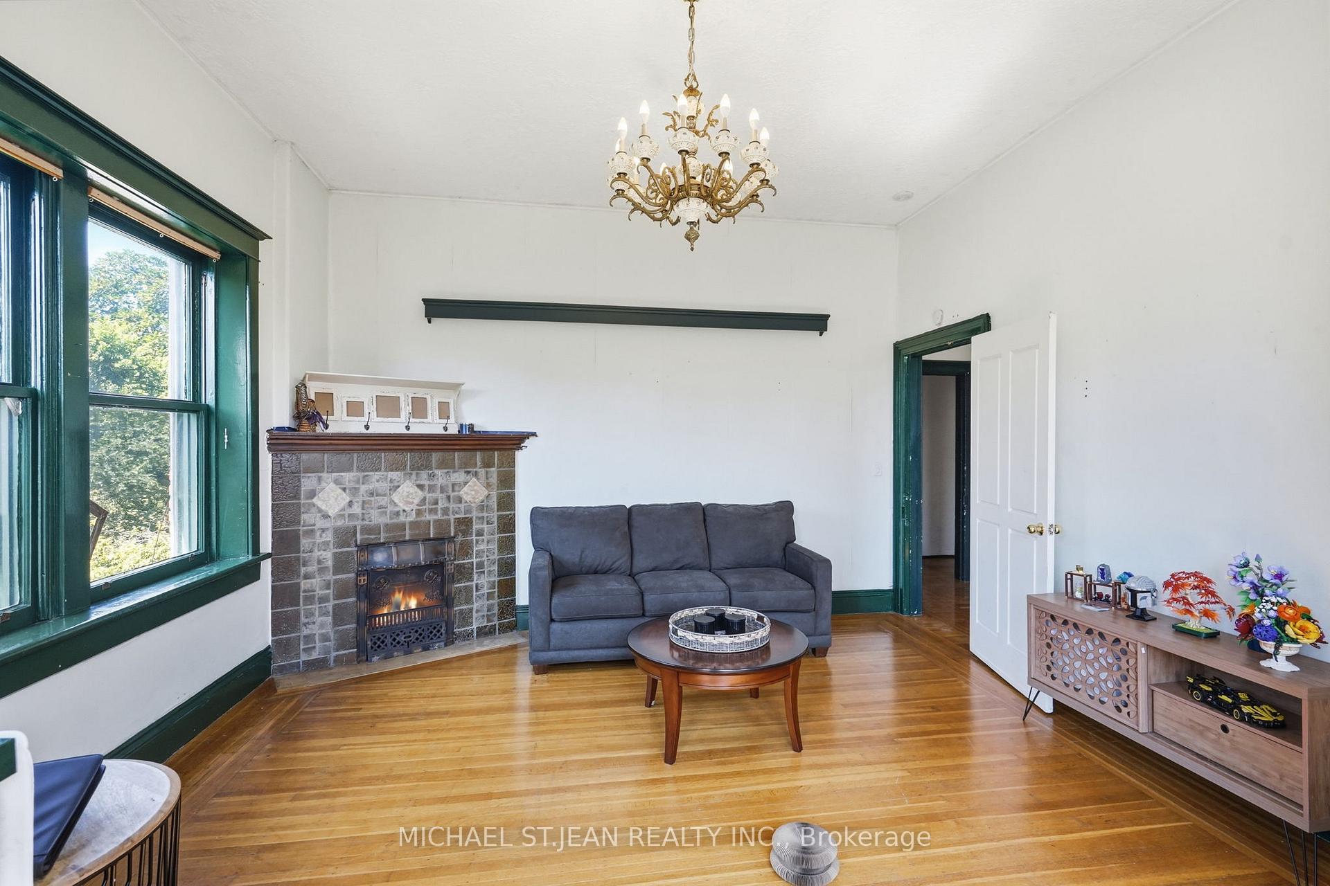 Photo 35 of 132 Emerald Street S, Hamilton, Stinson — HOMEH