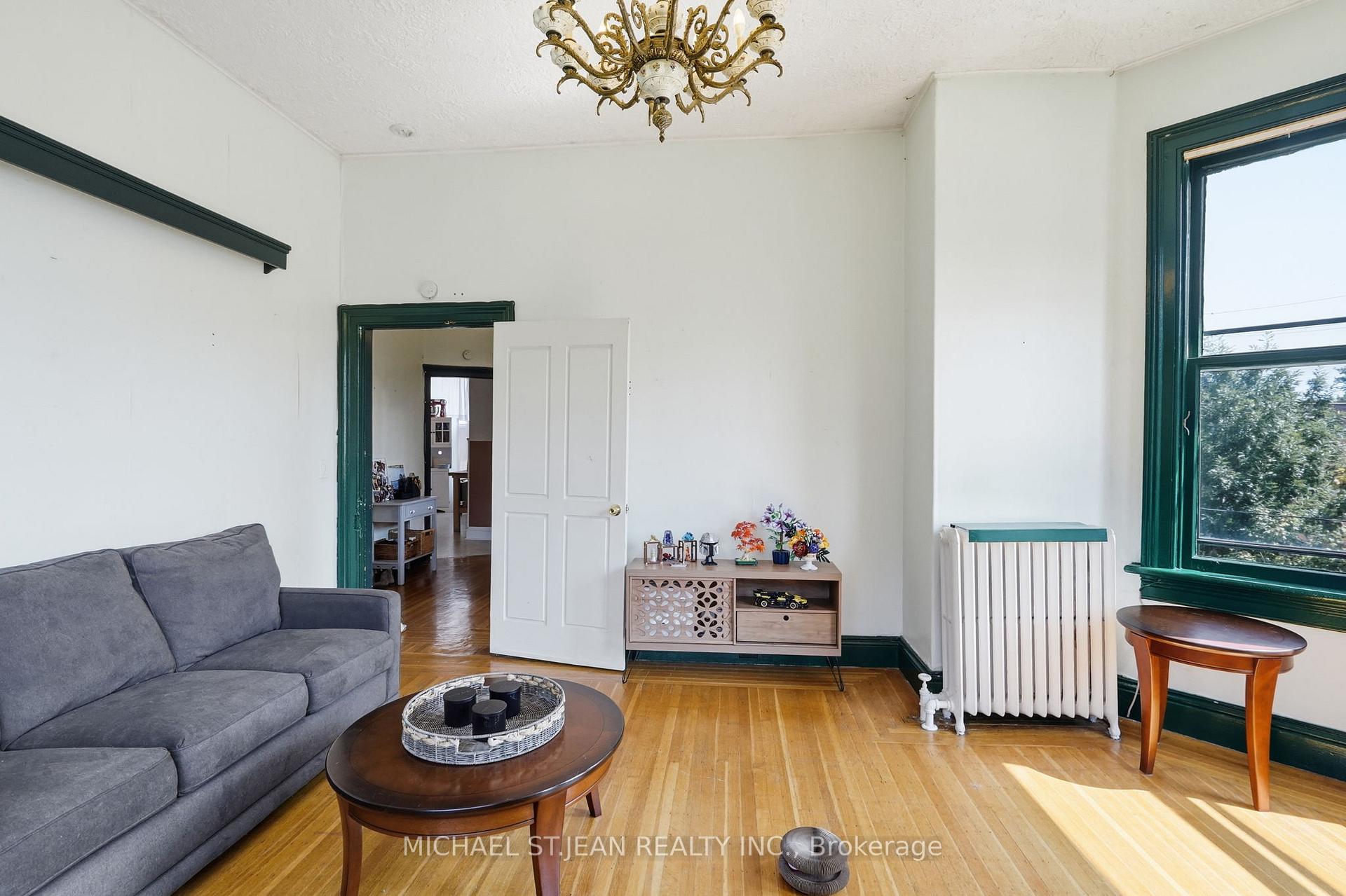 Photo 36 of 132 Emerald Street S, Hamilton, Stinson — HOMEH