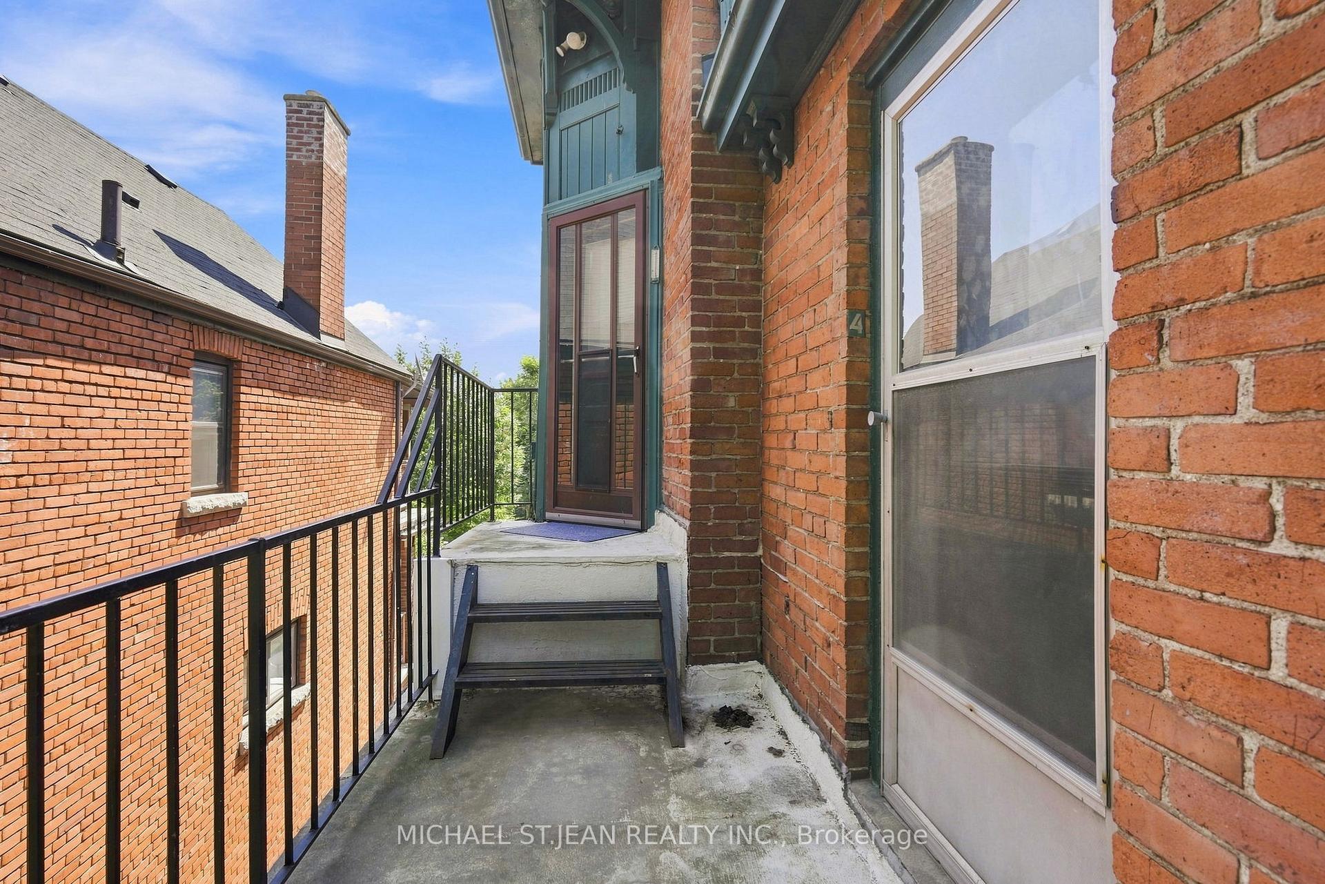 Photo 42 of 132 Emerald Street S, Hamilton, Stinson — HOMEH