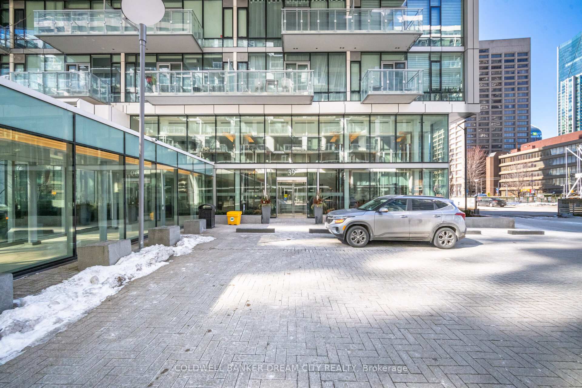 Photo 2 of Unit 837, 39 Queens Quay E, Toronto, Waterfront Communities — HOMEH