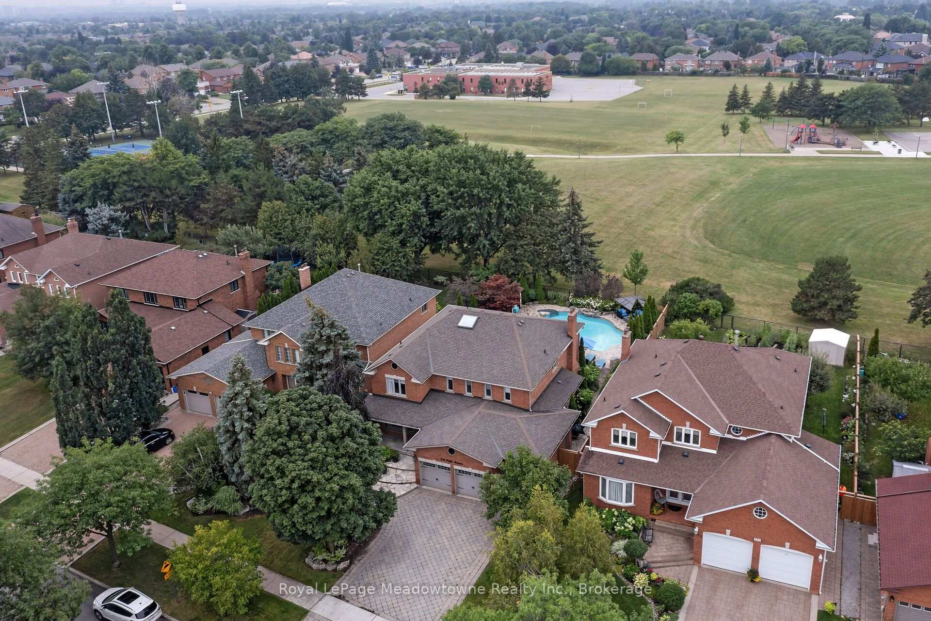 Photo 2 of 246 Fifth Avenue, Vaughan, East Woodbridge — HOMEH