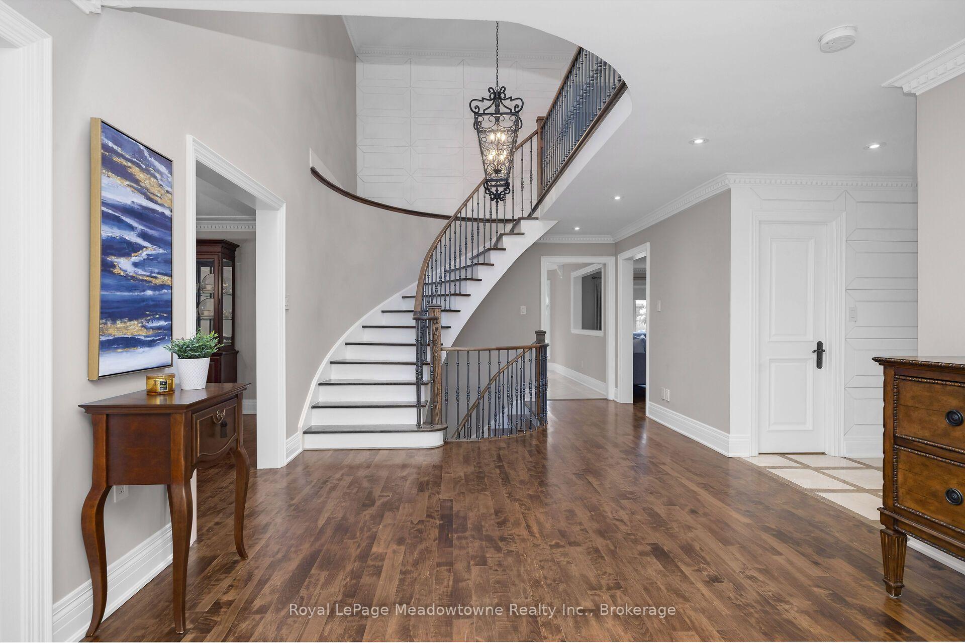 Photo 5 of 246 Fifth Avenue, Vaughan, East Woodbridge — HOMEH