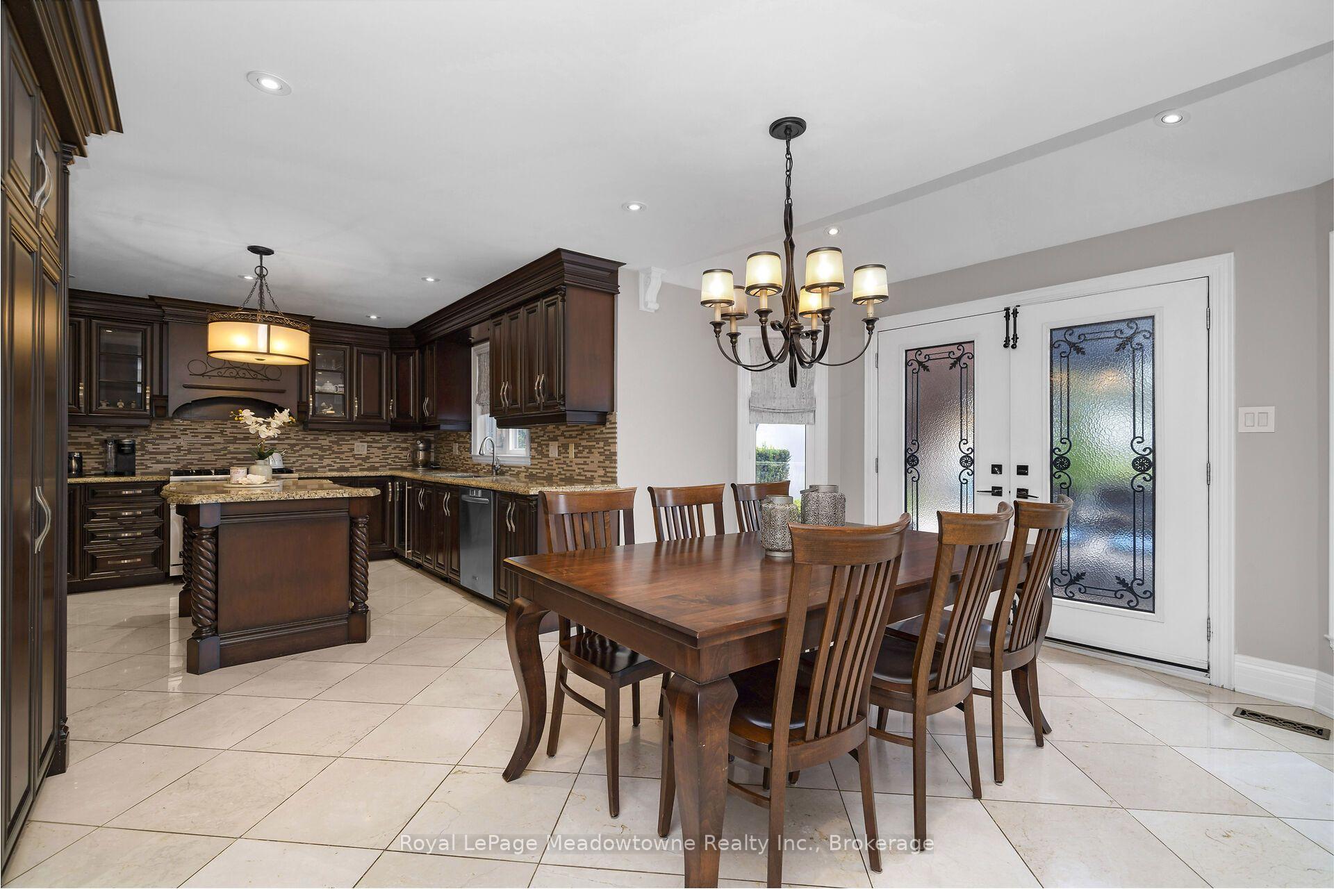 Photo 8 of 246 Fifth Avenue, Vaughan, East Woodbridge — HOMEH