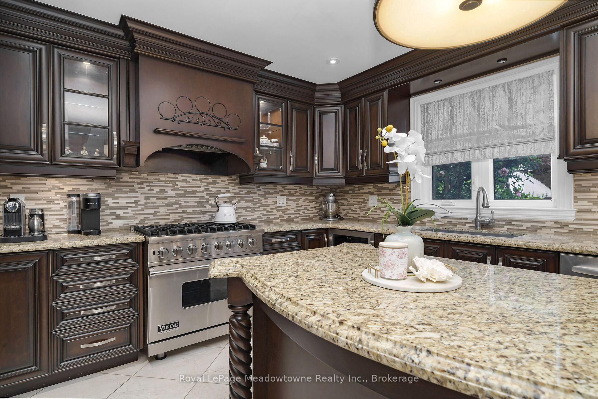 Photo 11 of 246 Fifth Avenue, Vaughan, East Woodbridge — HOMEH