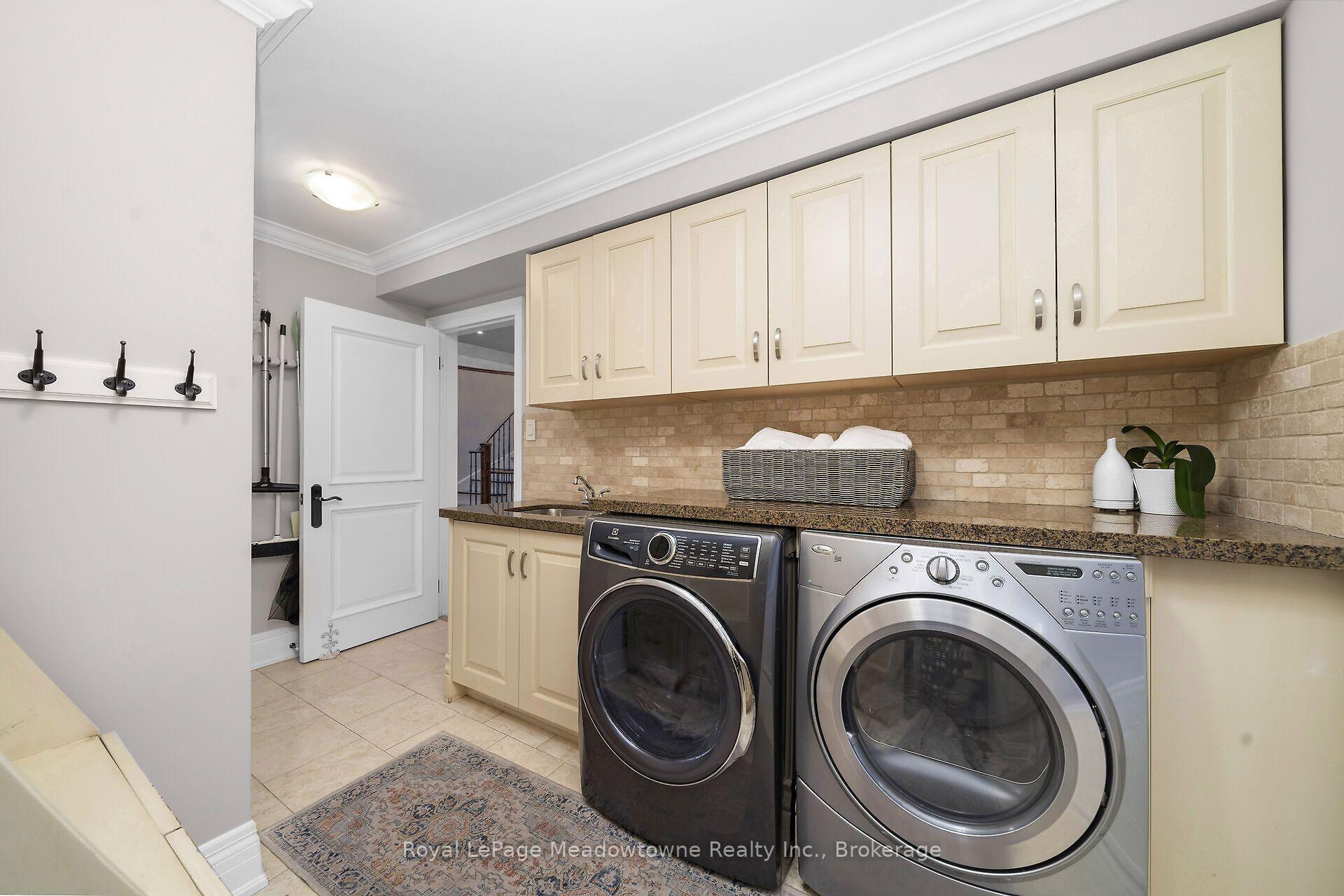 Photo 16 of 246 Fifth Avenue, Vaughan, East Woodbridge — HOMEH