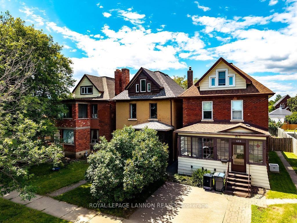 Photo 1 of 637 Catherine St., Thunder Bay, Hyde Park — HOMEH