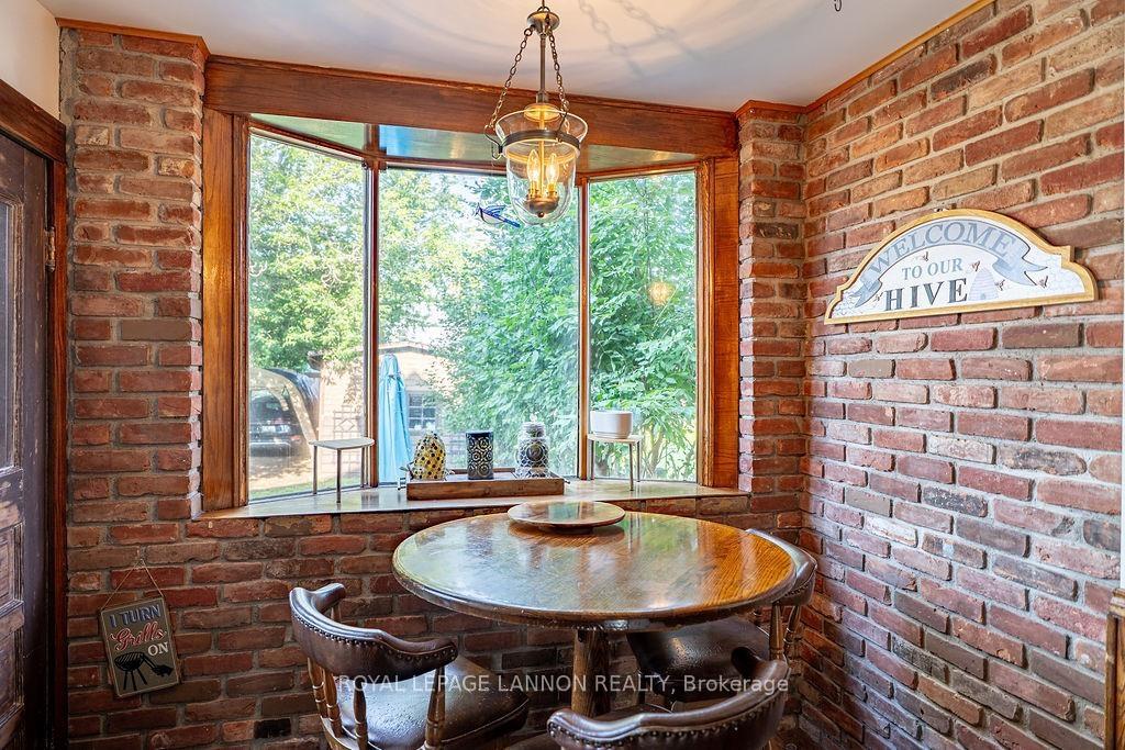 Photo 16 of 637 Catherine St., Thunder Bay, Hyde Park — HOMEH