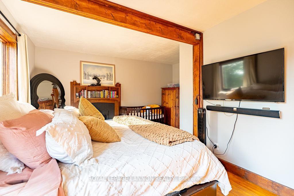 Photo 21 of 637 Catherine St., Thunder Bay, Hyde Park — HOMEH