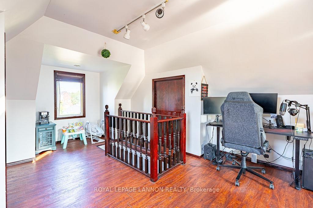 Photo 27 of 637 Catherine St., Thunder Bay, Hyde Park — HOMEH