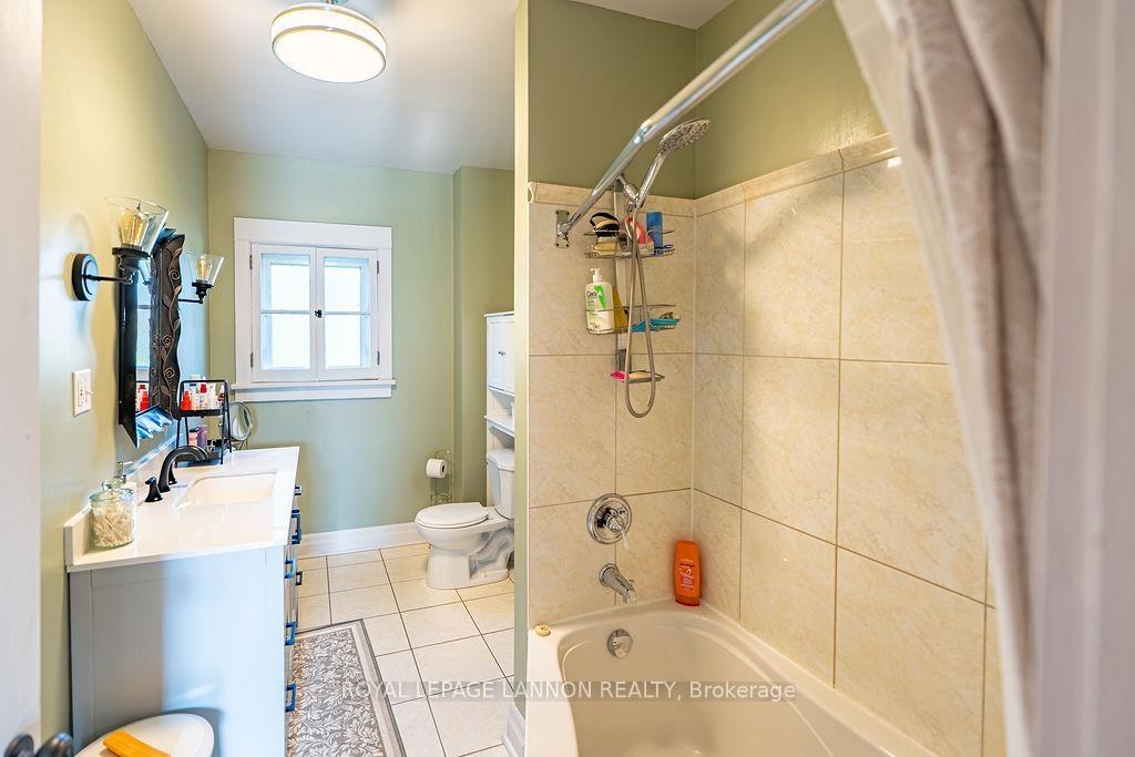 Photo 31 of 637 Catherine St., Thunder Bay, Hyde Park — HOMEH