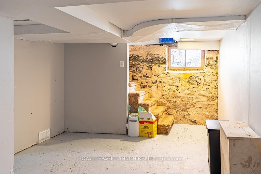 Photo 34 of 637 Catherine St., Thunder Bay, Hyde Park — HOMEH