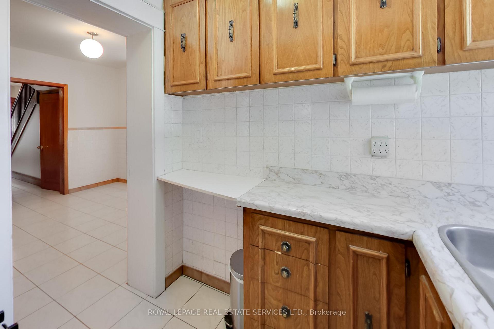 Photo 16 of 85 Dawes Road, Toronto, East End-Danforth — HOMEH