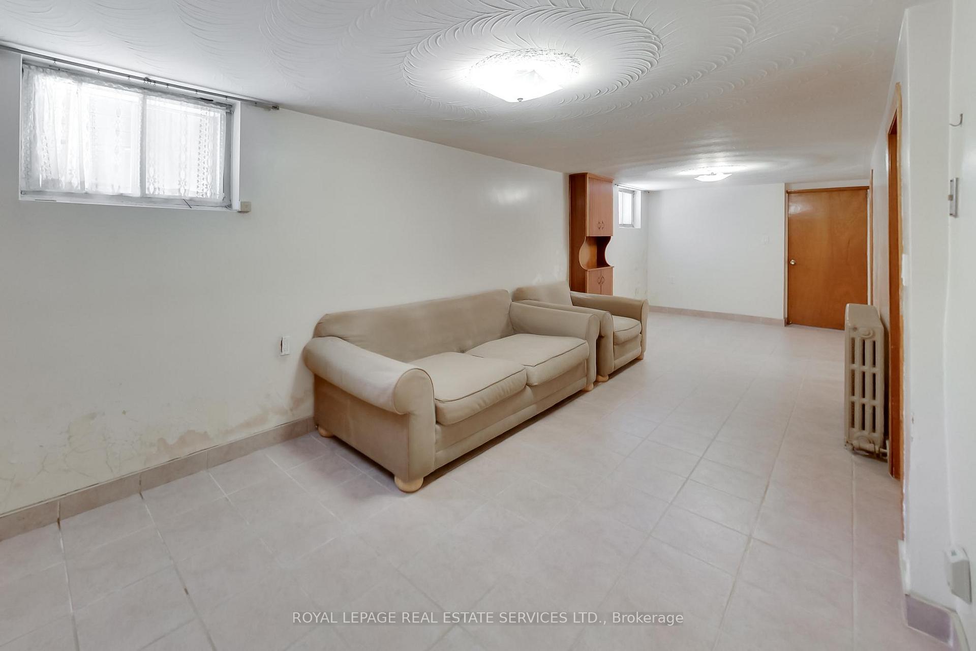 Photo 37 of 85 Dawes Road, Toronto, East End-Danforth — HOMEH