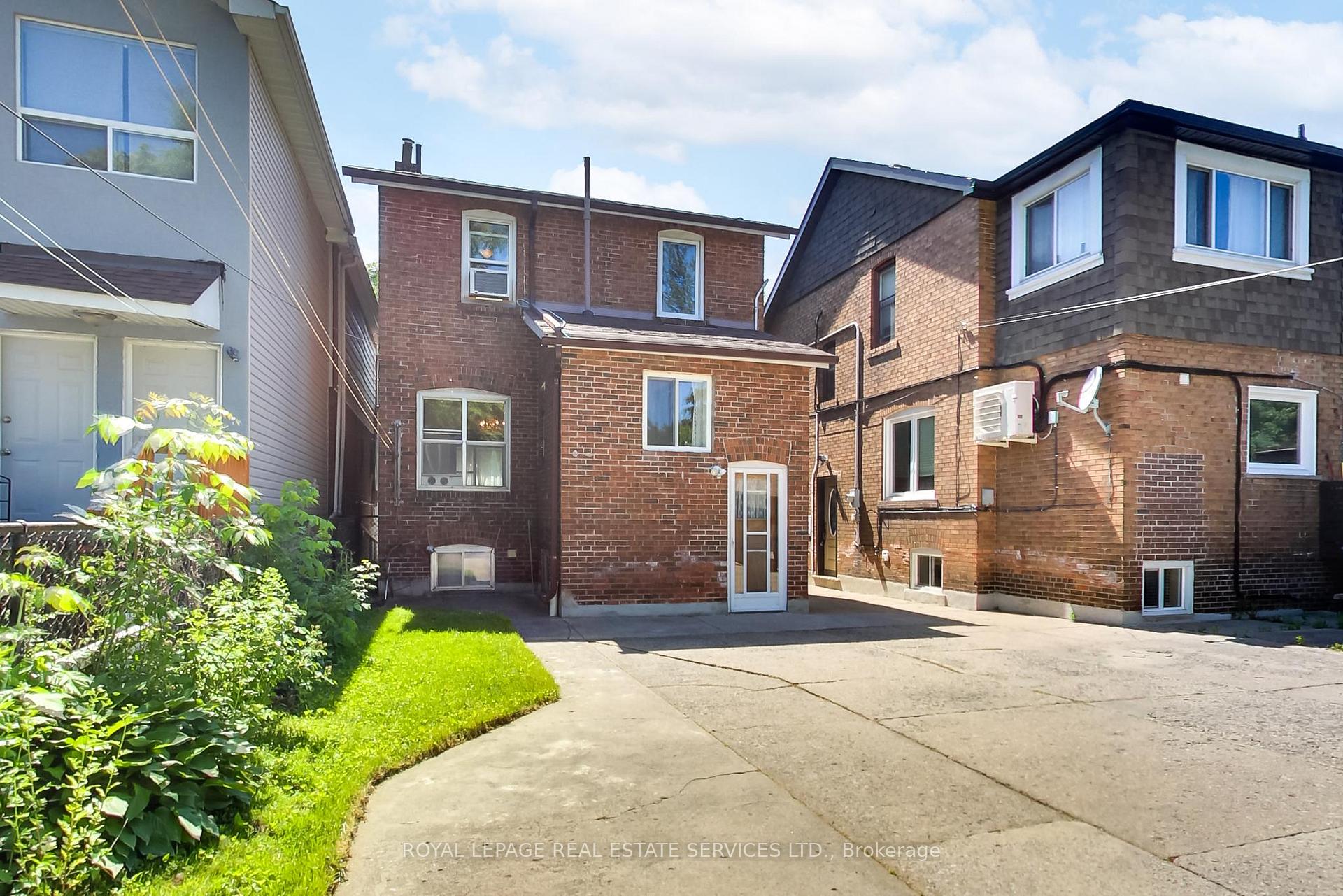 Photo 39 of 85 Dawes Road, Toronto, East End-Danforth — HOMEH