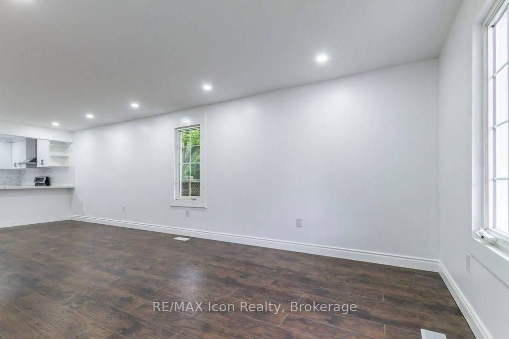 Photo 8 of 1270 Spring Gardens Road, Burlington, Bayview — HOMEH
