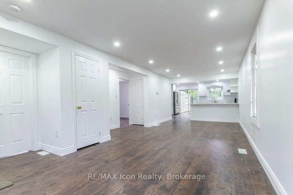 Photo 9 of 1270 Spring Gardens Road, Burlington, Bayview — HOMEH