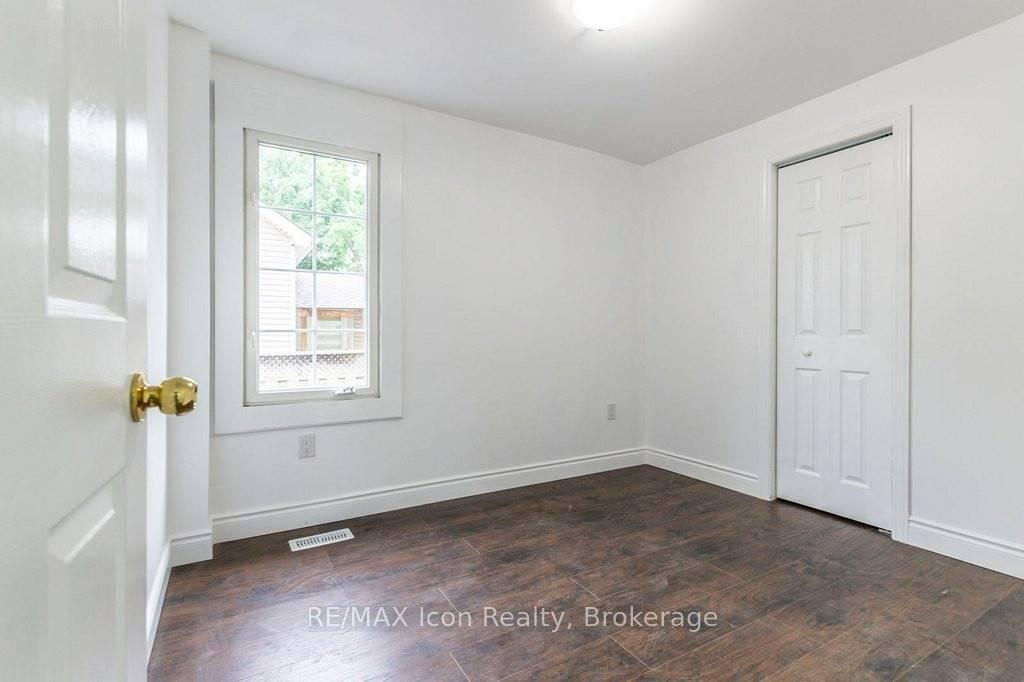 Photo 12 of 1270 Spring Gardens Road, Burlington, Bayview — HOMEH