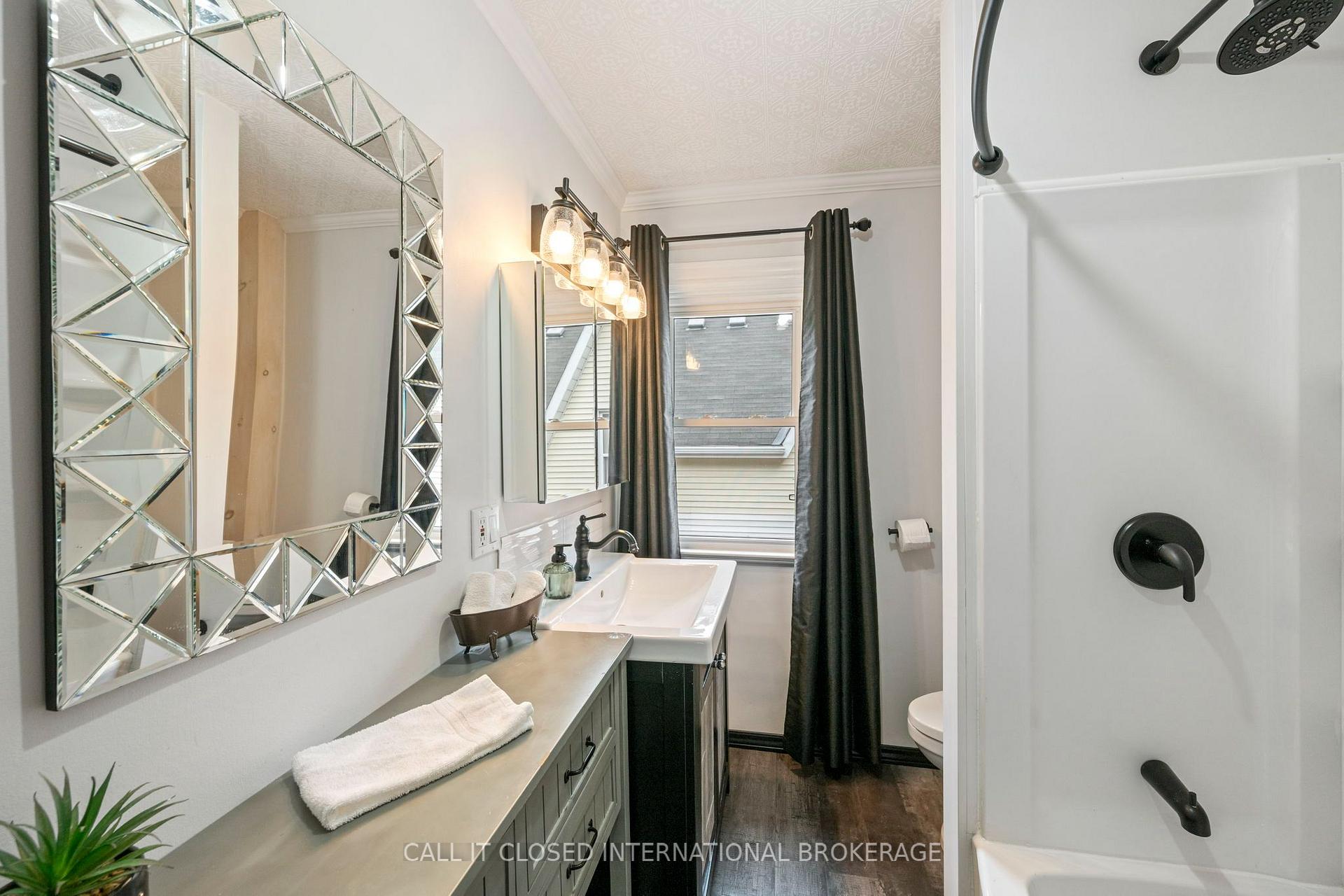 Photo 25 of 97 Elgin Street, St. Thomas — HOMEH