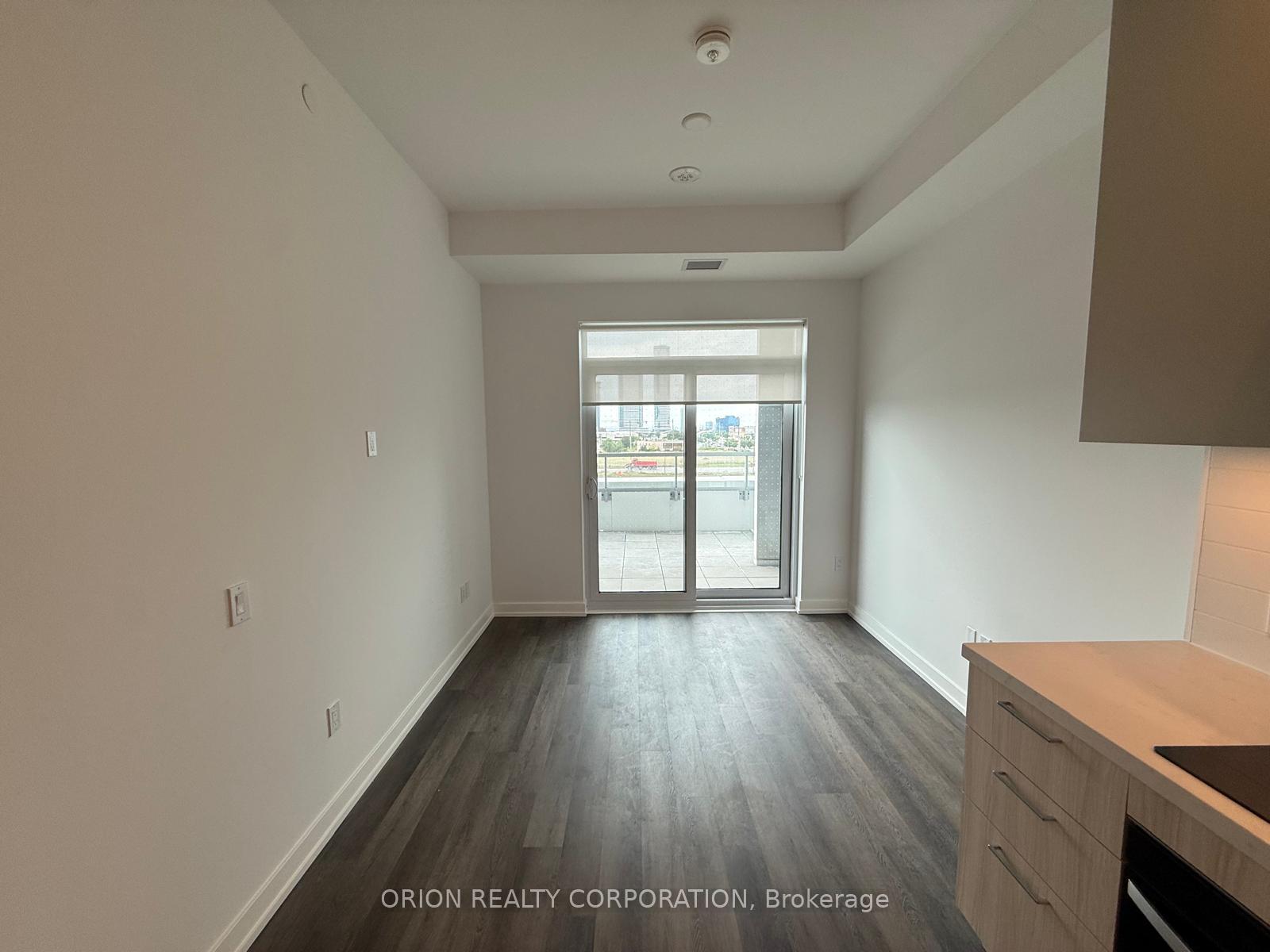 Photo 11 of Unit 305, 21 Meadowdale Road, Vaughan, Vaughan Corporate Centre — HOMEH